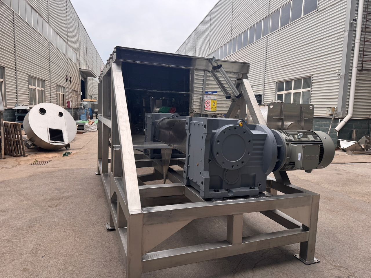 200 Cu Feet 200 Cubic Feet Ribbon Mixer SUS16 Mirror Polished Brand New
