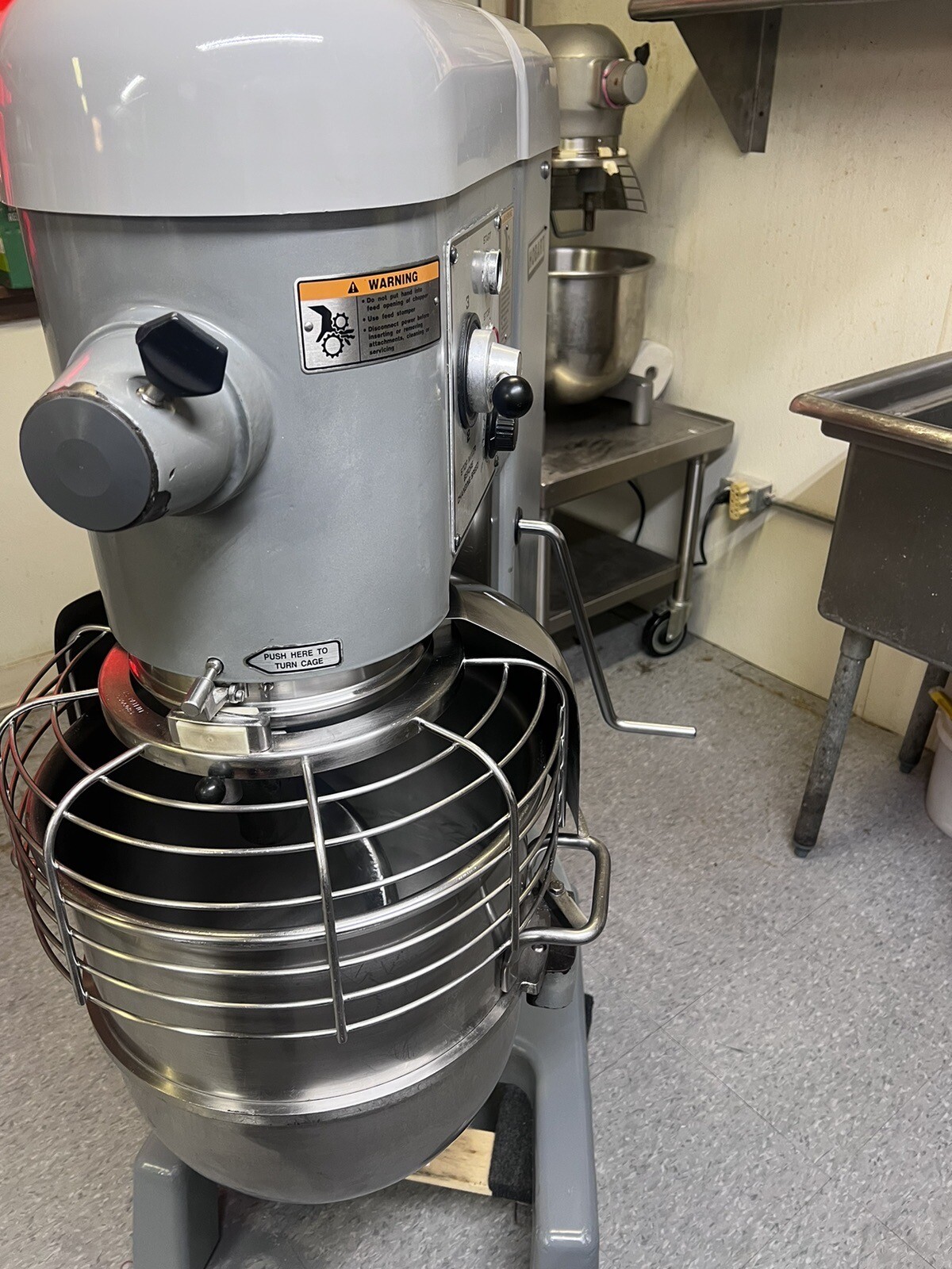 Hobart D340 40 Qt Mixer With 40 Qt SS Bowl & Heavy Duty SS Hook 1.5 HP 3 PH 220v