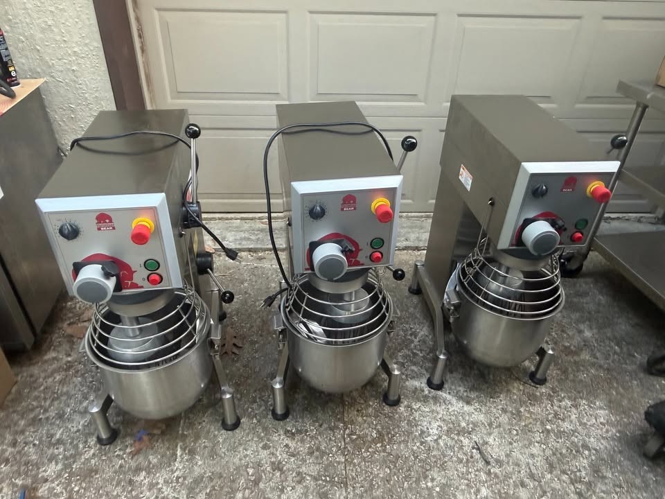 VARIMIXER BEAR 2017 20 quart MIXER IN GREAT SHAPE PICKUP ONLY OF FIND A SHIPPER