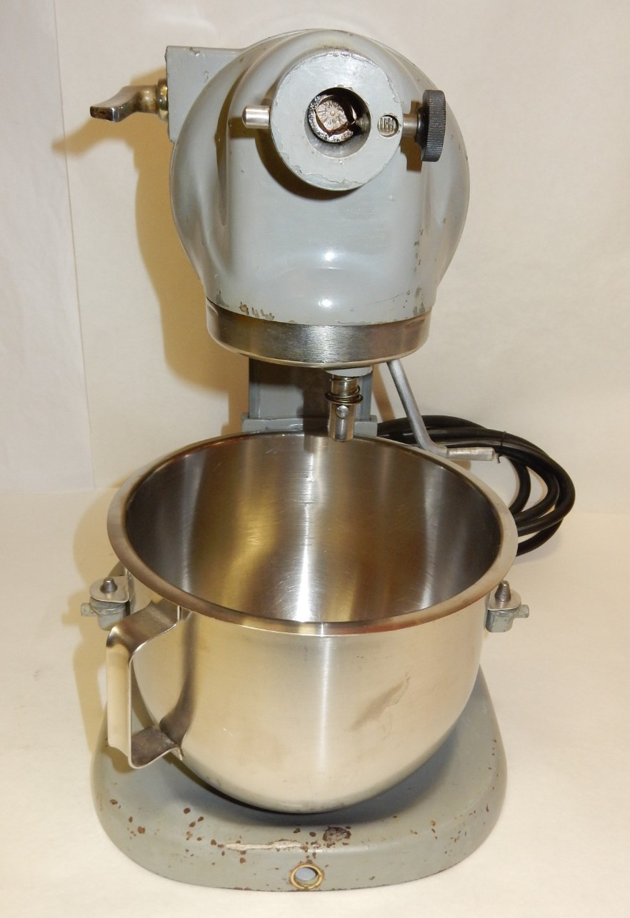 VINTAGE HOBART MODEL N-50 COMMERCIAL MIXER, BOWL & 2 PADDLES, NEW HD CORD, WORKS