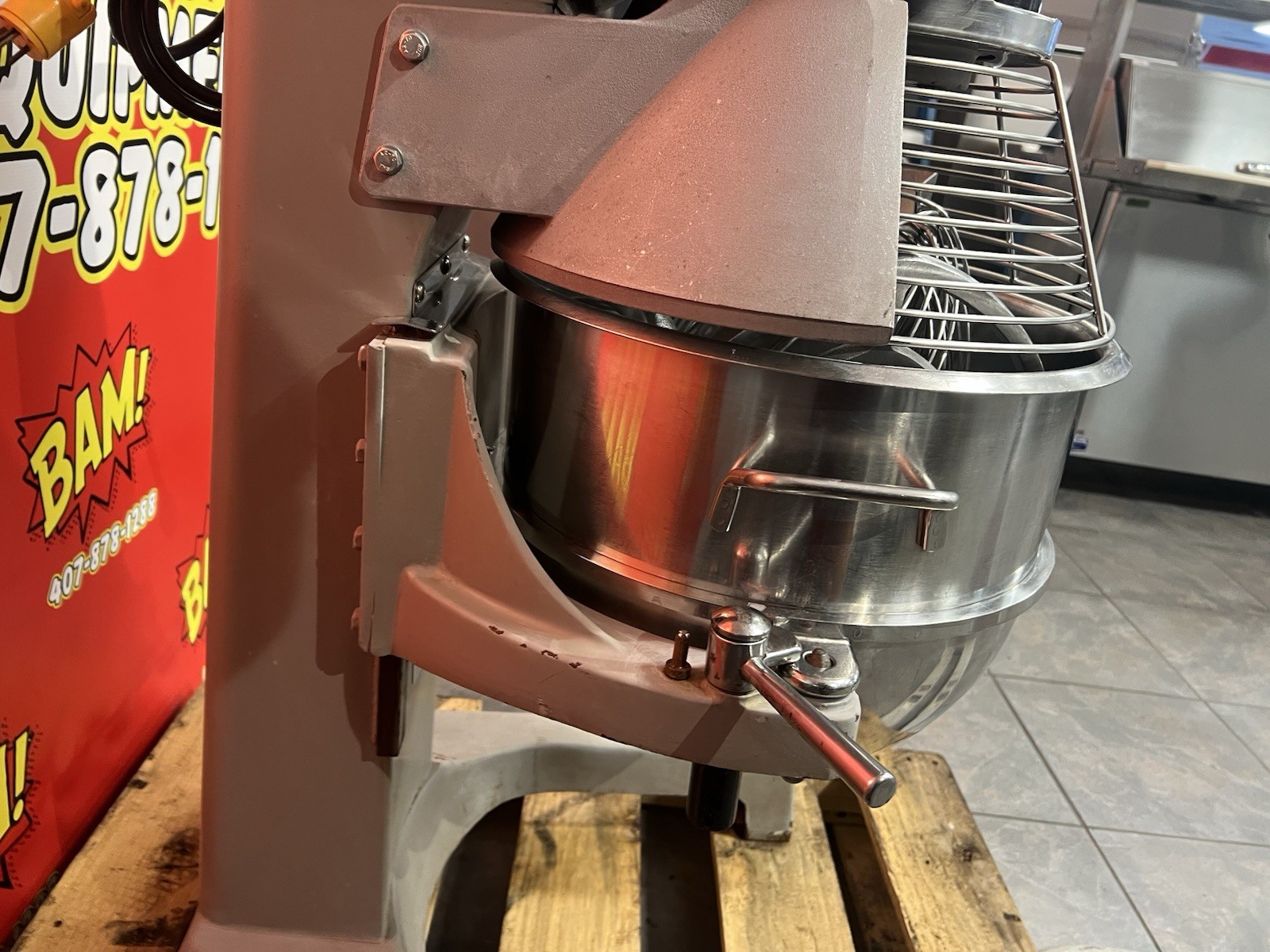 Globe SP30 30 Qt. Planetary Floor Mixer with Guard – 120V