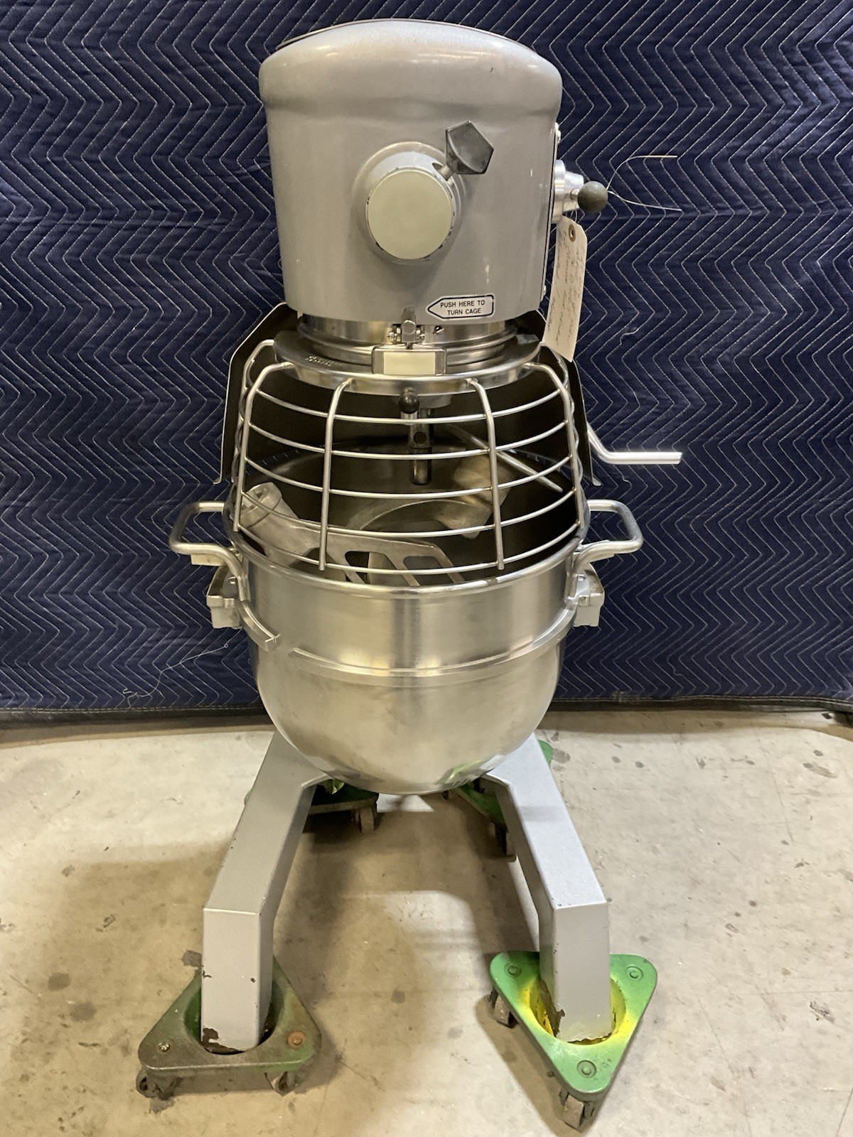 HOBART MIXER 30 Quart D-300T W/ Stainless Bowl, Hook, Paddle 200v 3phase
