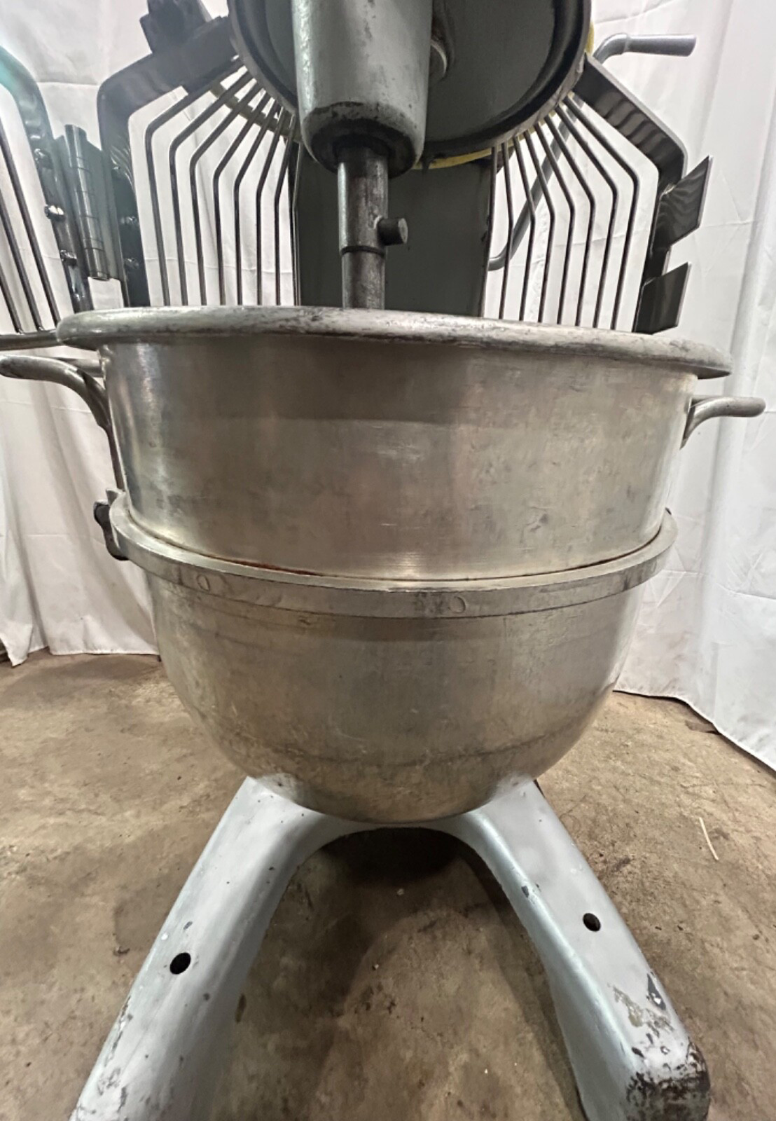 Hobart D-300 Commercial Mixer With 30Qt Bowl & Paddle T0964