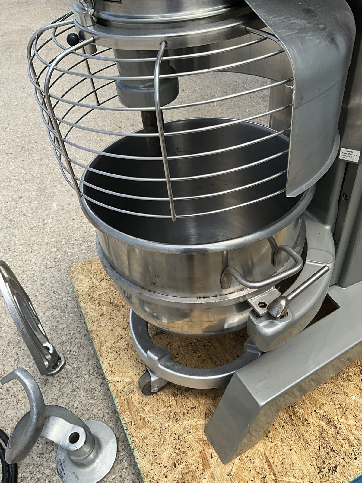 Hobart 60qt Dough mixer H600T Pizza Bakery Donut Pastry Shop bowl guard Hook 8
