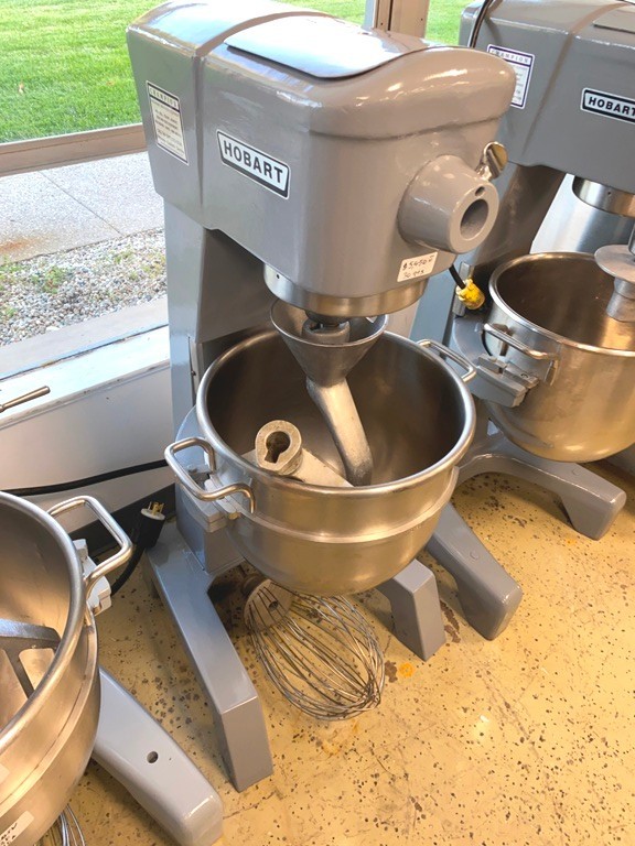 Mixers/ 30 Qt Hobart D-300 T /Planetary Mixer Floor Model /208-220V-3F-2.A