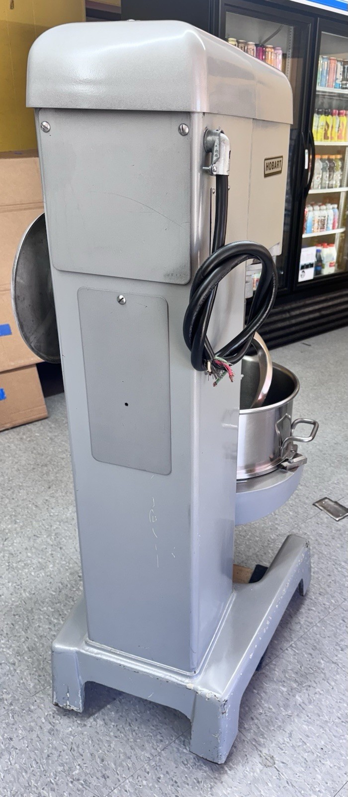 Hobart D340 40 Qt Mixer With 40 Qt SS Bowl & Heavy Duty SS Hook 1.5 HP 3 PH 208V