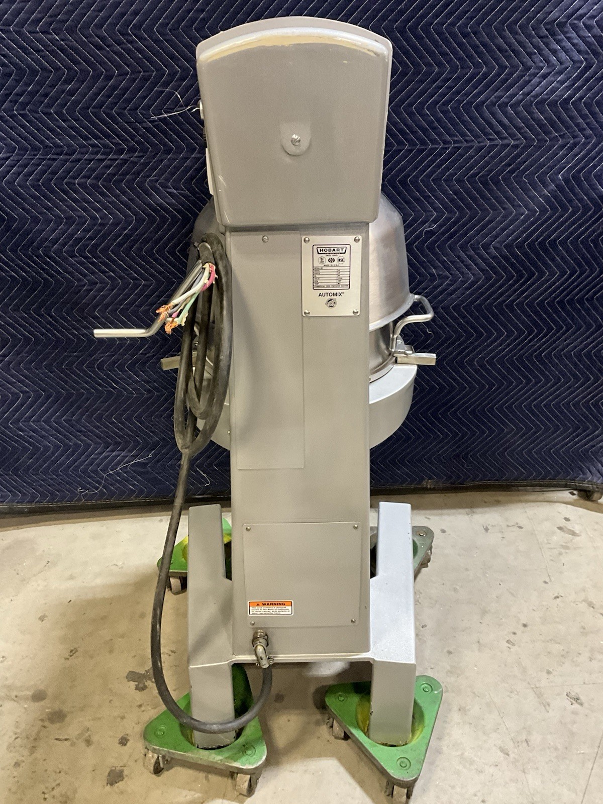 HOBART MIXER 30 Quart D-300T W/ Stainless Bowl, Hook, Paddle 200v 3phase