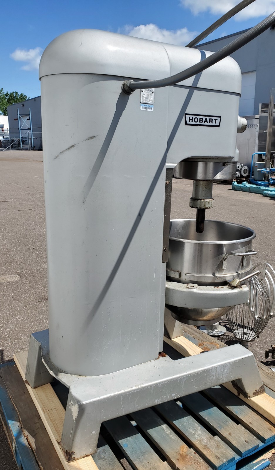 HOBART H-600T 60QT Mixer + 60 QT Bowl Hook Whisk Paddle + 30 QT reducer + tools