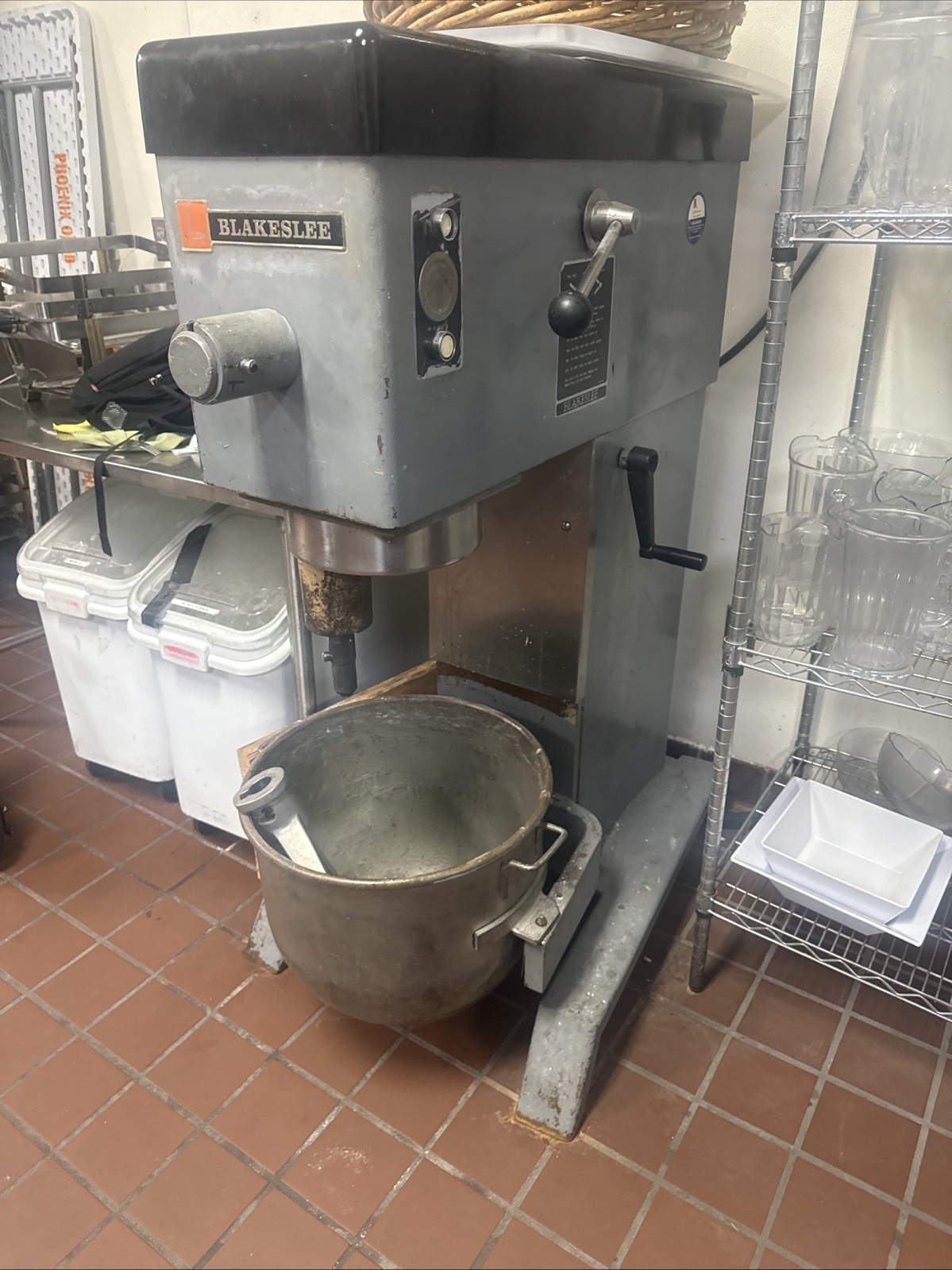Blakeslee (DD-60) 60 Quart 4 Speed Heavy-Duty Industrial Bakery Dough Food Mixer