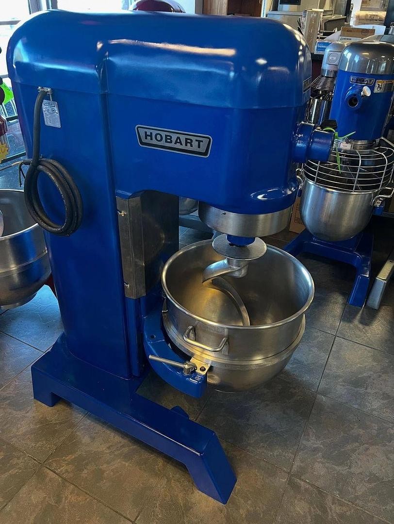 Hobart H-600 60 Qt Mixer 1HP – 3Ph – 200v New Stainless Bowl And Dough Hook