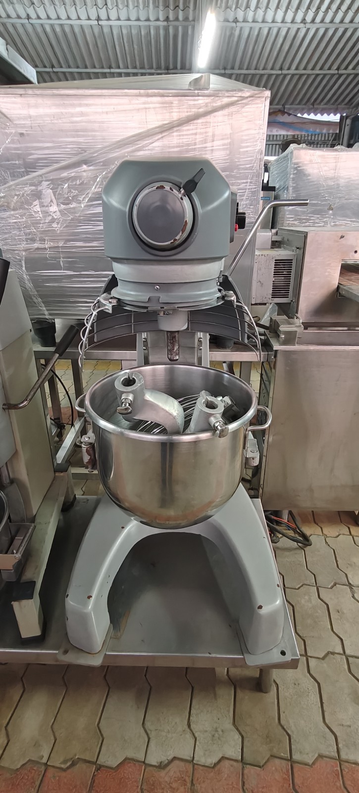 HOBART HL200-2STD 20qt LEGACY MIXER 200-240V WITH ATTACHMENT