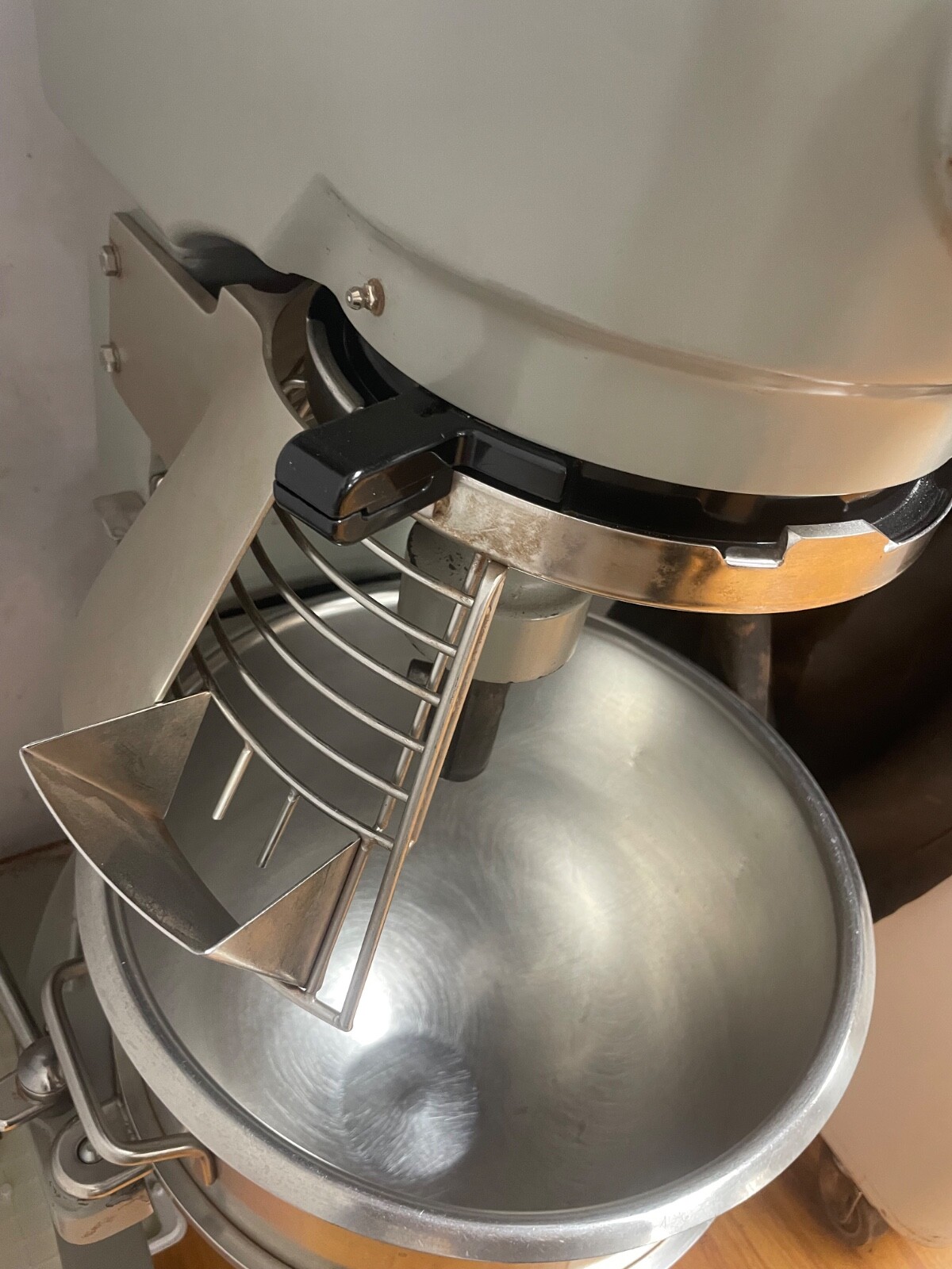 Globe SP30 Mixer Planetary Gear Driven 30 Quart, 115V, 1Ph