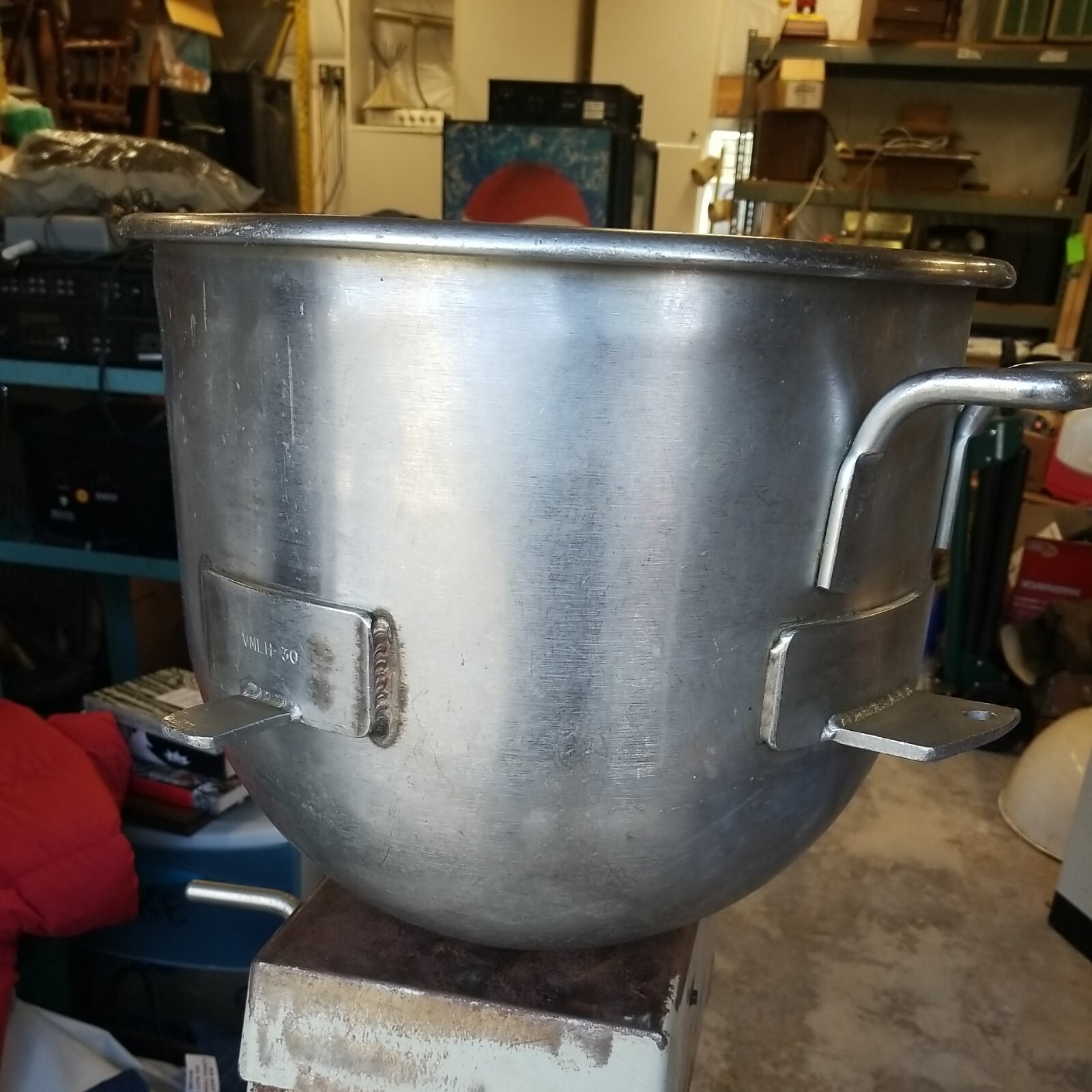 Hobart Mixer OEM 30 Qt SS Bowl, Fits on a Reducer Ring VMLH-30