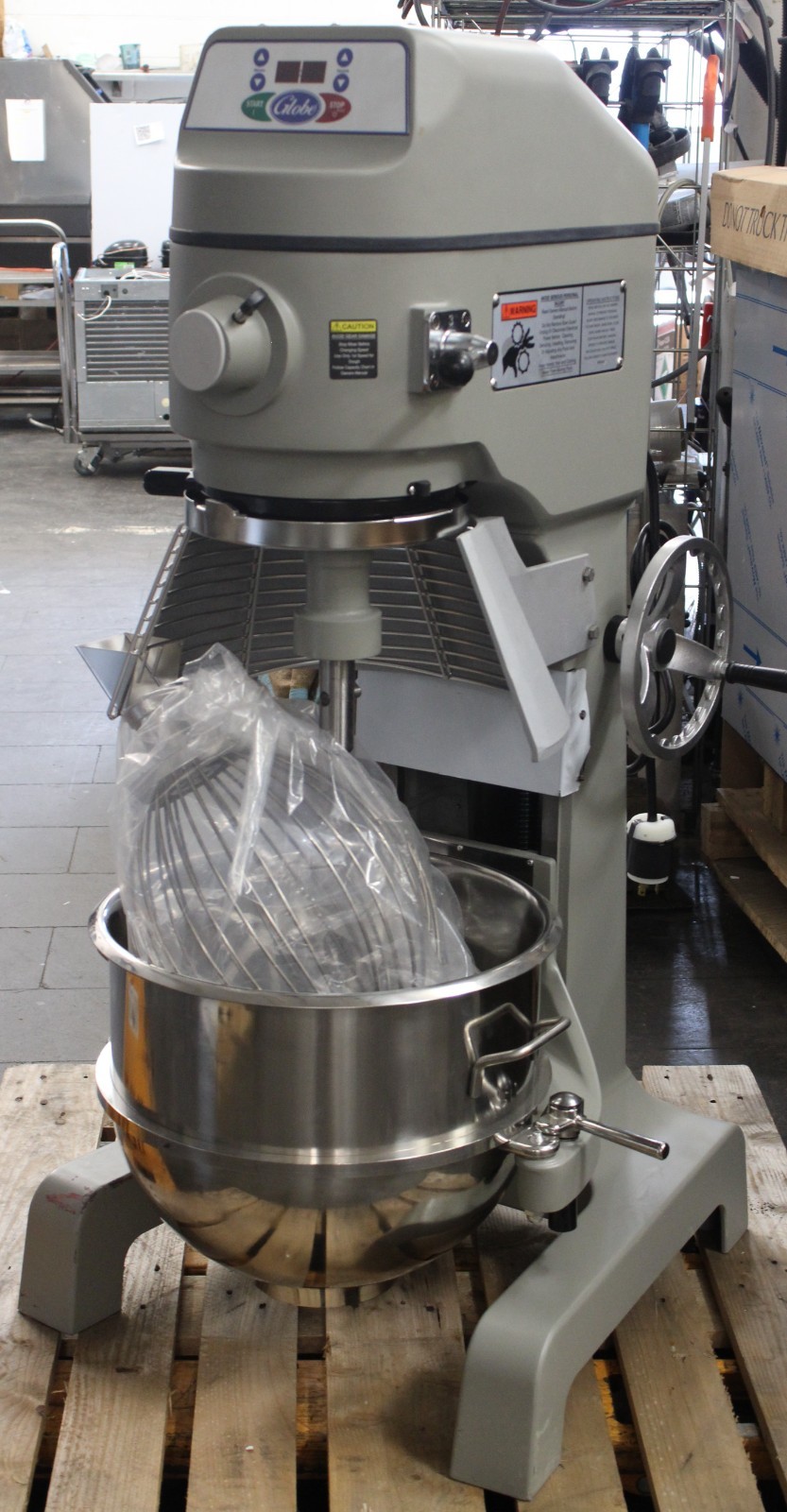 Globe SP40 *Ding & Dent* 40 Qt. Commercial Planetary Floor Mixer – 2 hp (#4253)