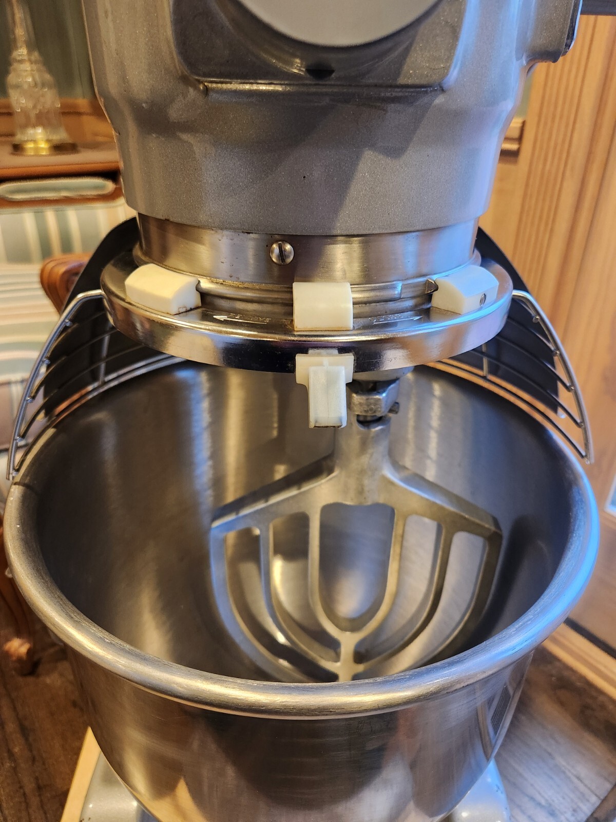 Hobart Classic A-200T, 20 Quart Mixer, Bowl, Beater & Safety Cage – REFURBISHED