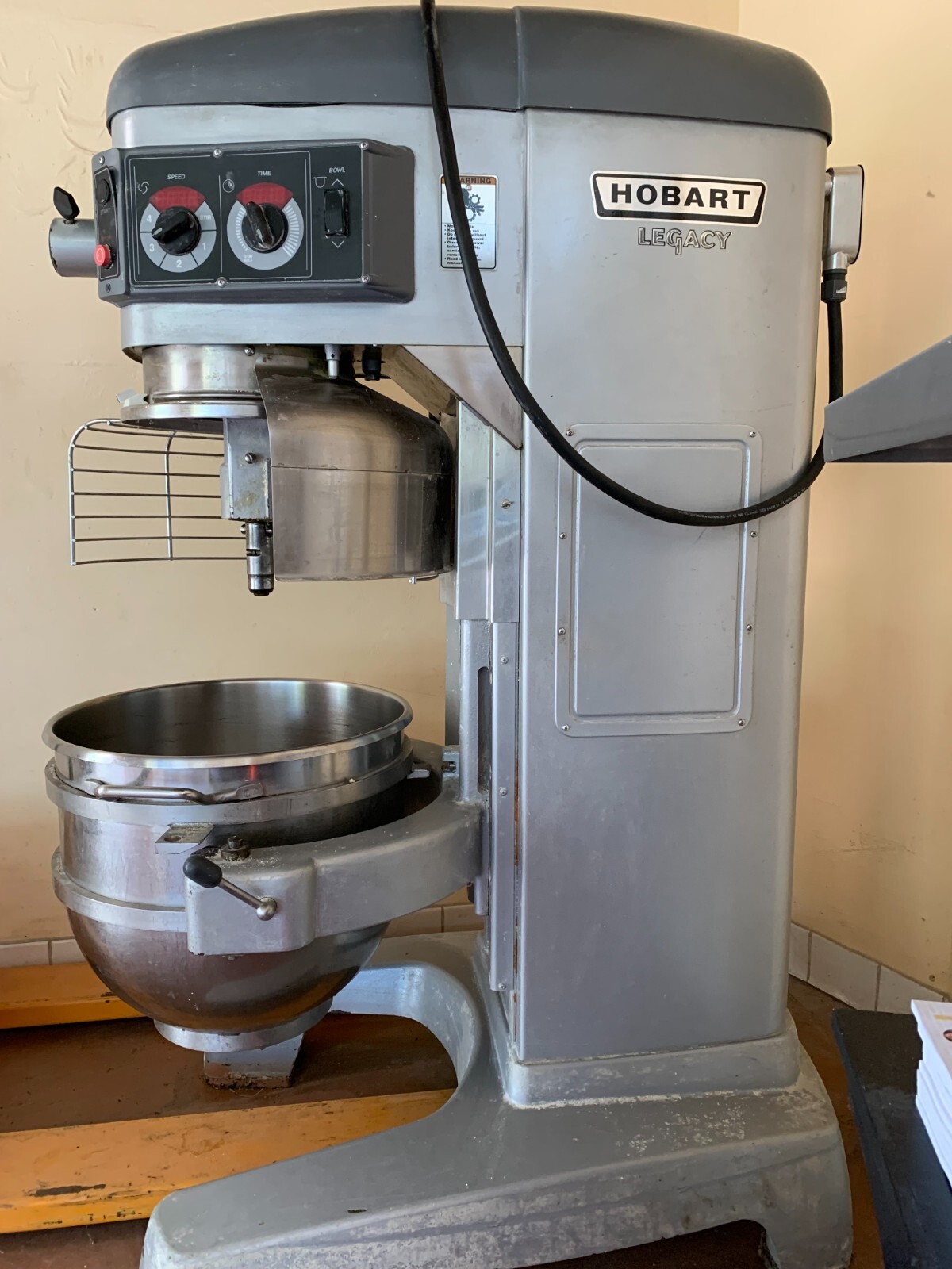 Hobart Legacy 60qt Mixer HL600 + Bowl, Spiral Hook & Wire Whip