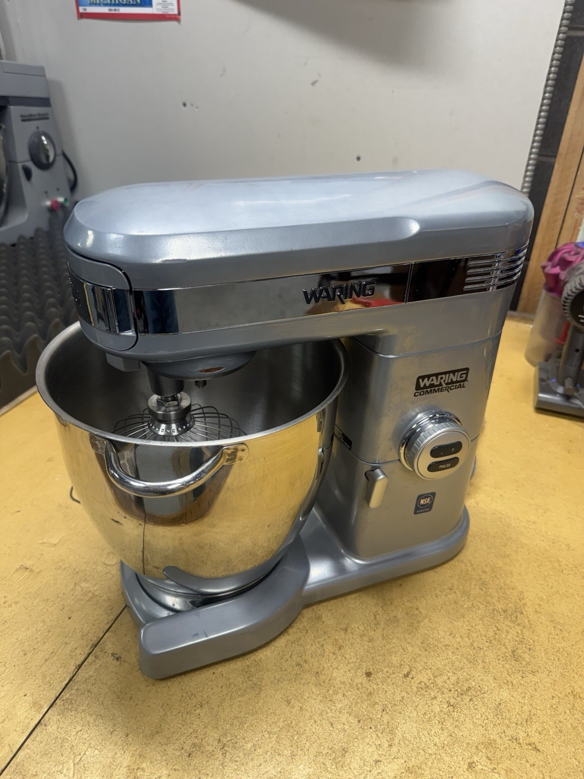 Waring Commercial 7 Quart Heavy Duty Countertop Stand Mixer – Tilt Head – WSM7Q