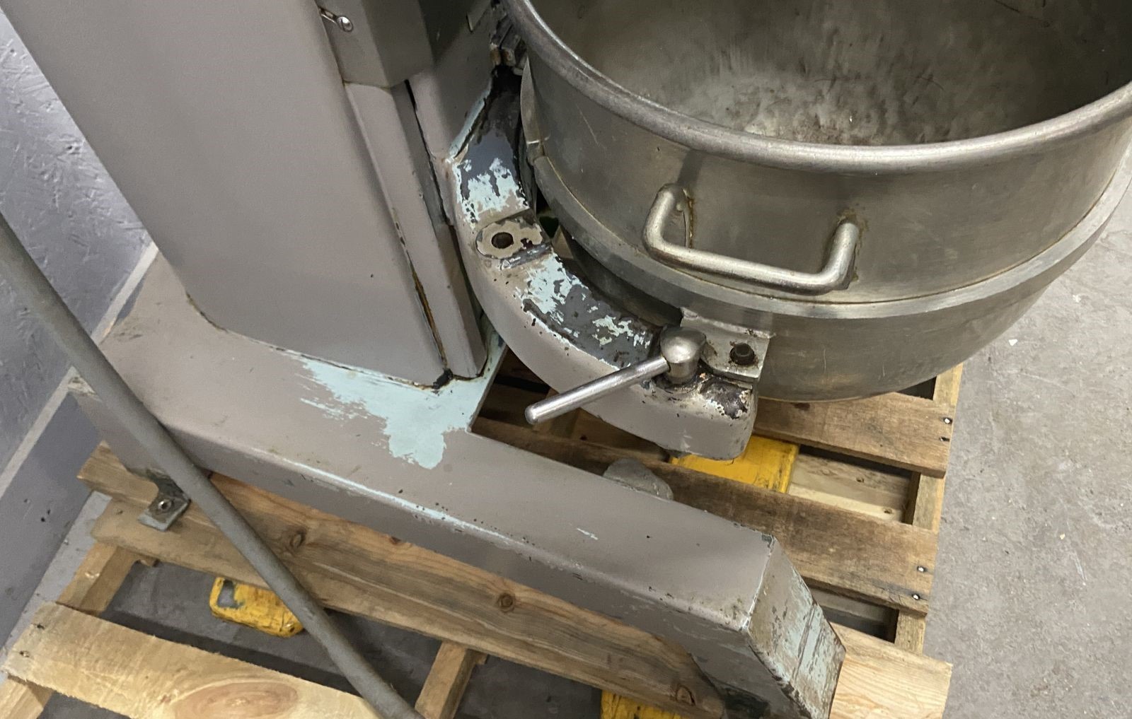 Hobart H-600 60 Qt. Commercial Mixer 440V 3PH w/ Bowl H600 Manual Lift