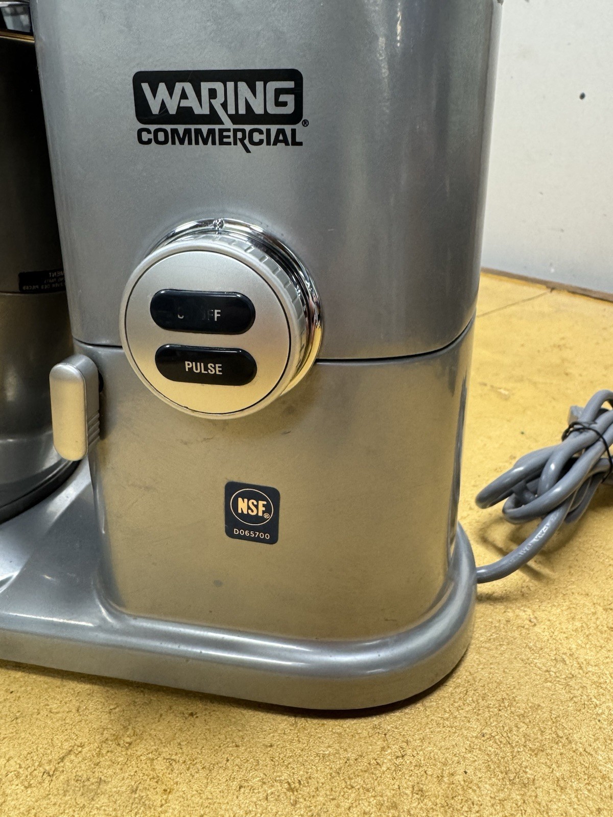 Waring Commercial 7 Quart Heavy Duty Countertop Stand Mixer – Tilt Head – WSM7Q