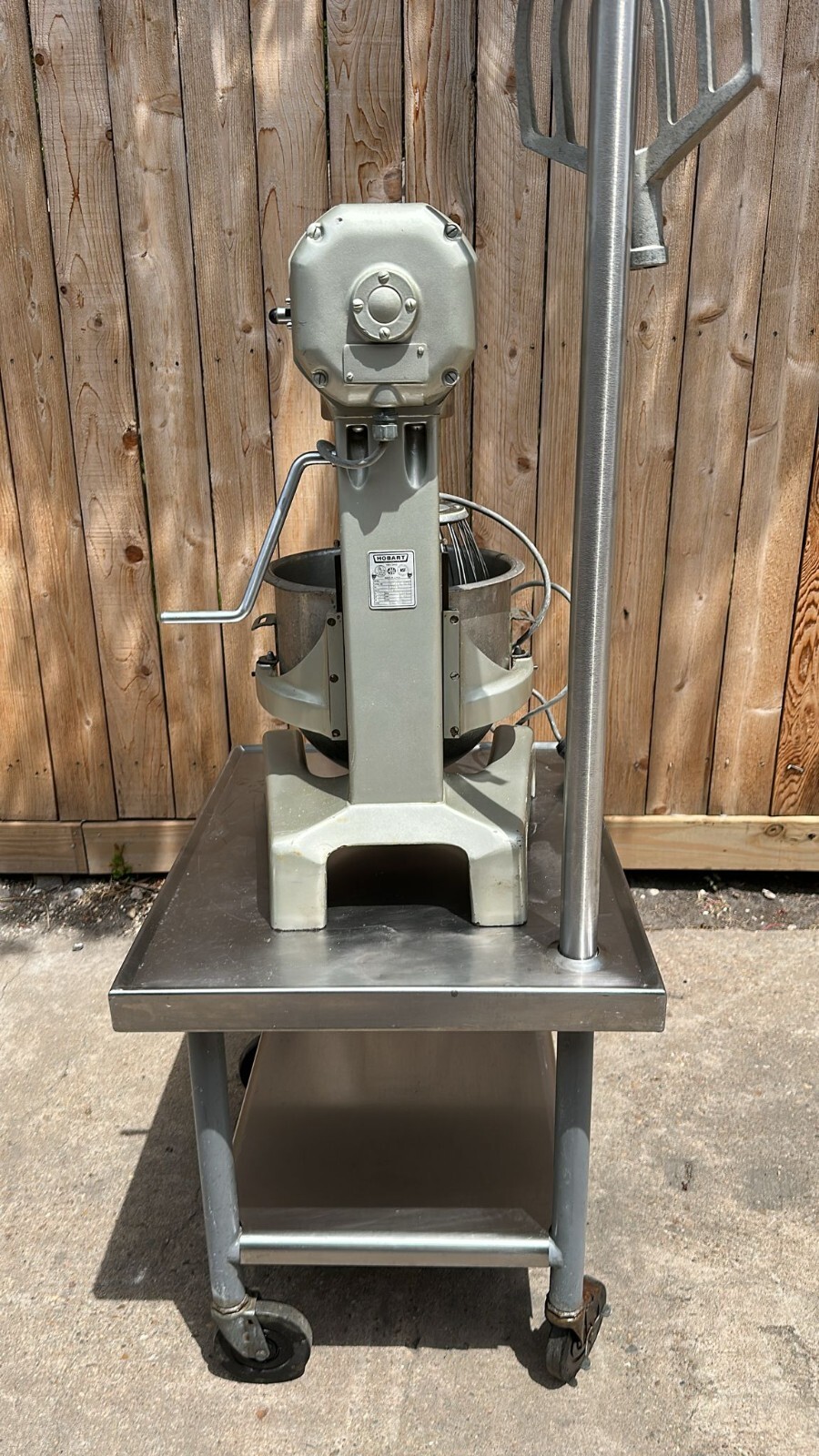 20 Quart Mixer Hobart A-200, Paddle, Whisk, bowl and mixer stand.