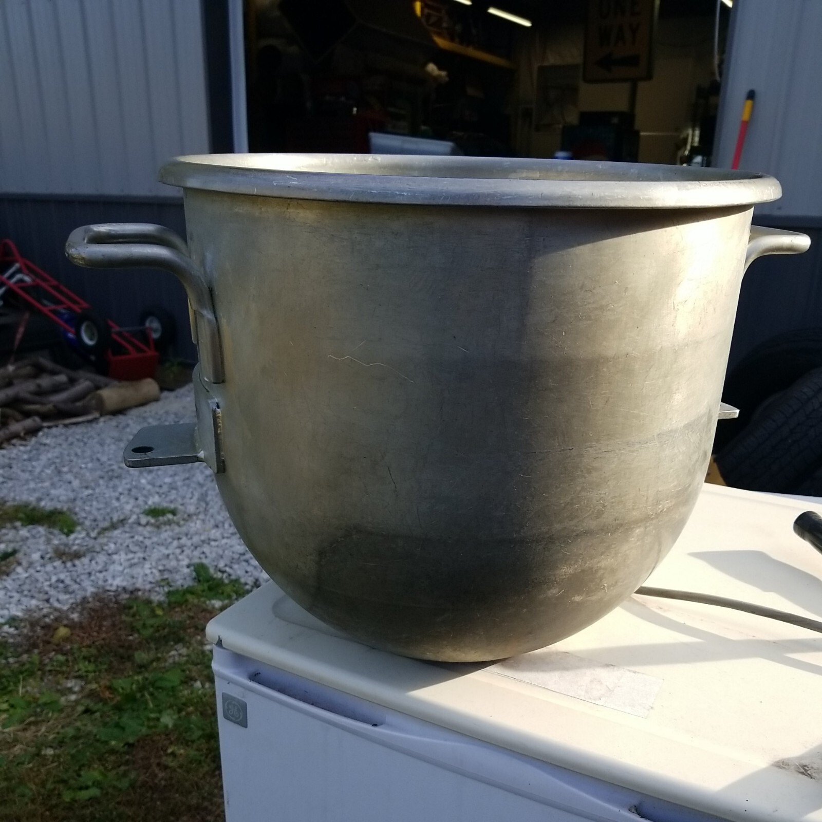Hobart Mixer OEM 30 Qt SS Bowl, Fits on a Reducer Ring VMLH-30