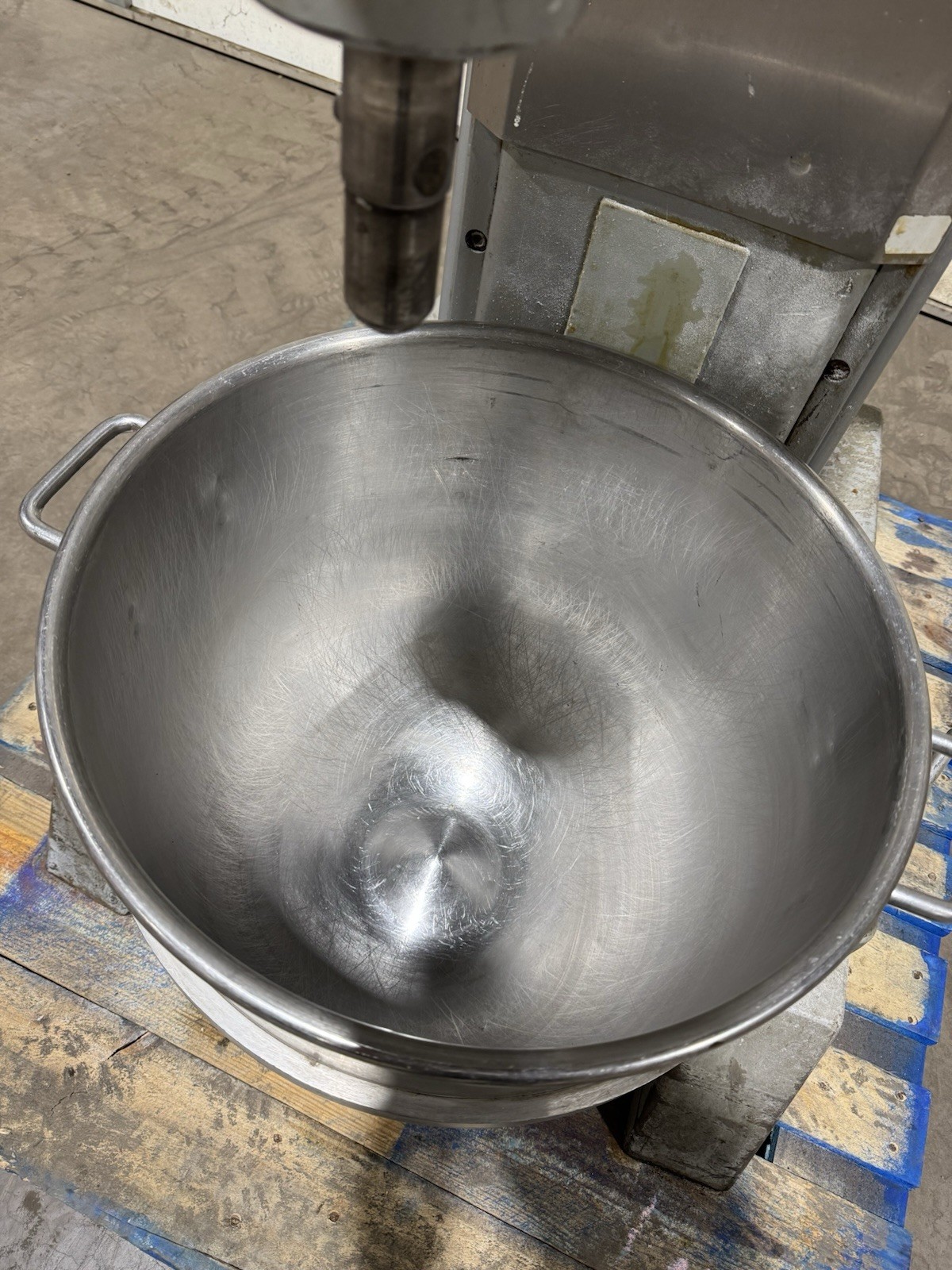 HOBART H600T COMMERCIAL 60 QT BAKERY DOUGH MIXER W/ WHISK PADDLE & DOUGH HOOK