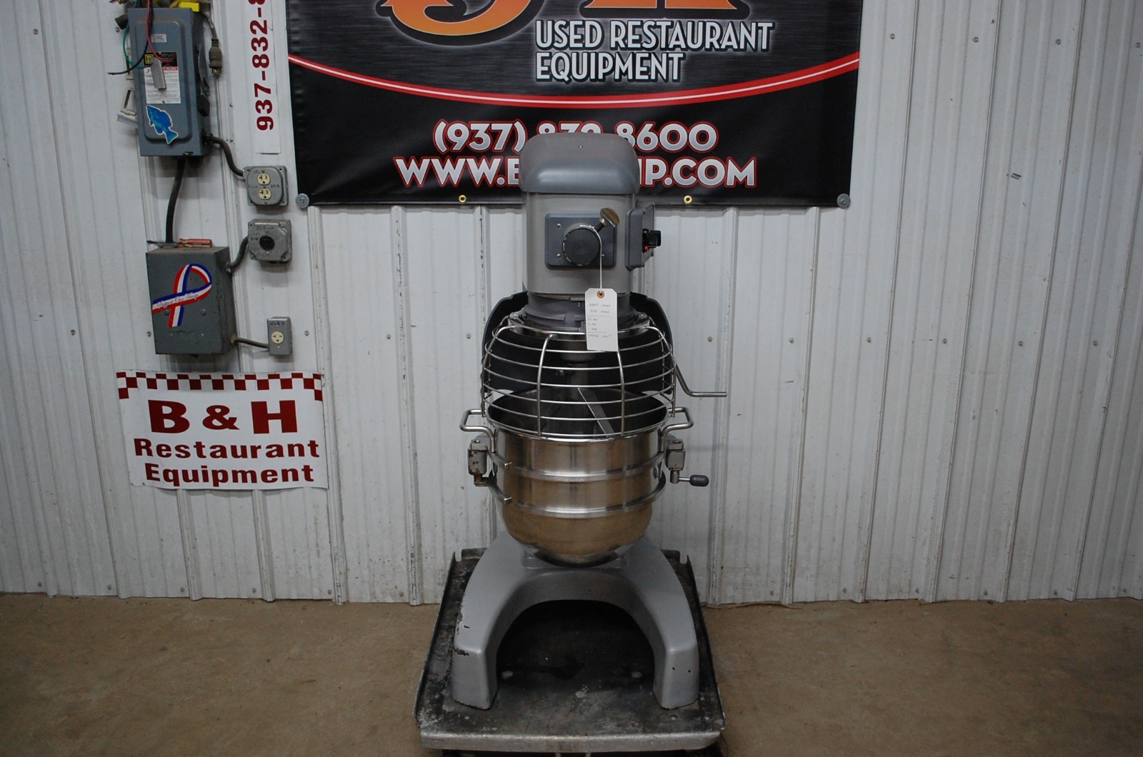 Hobart Legacy HL-300 30 Qt Bakery Dough Mixer w/ Bowl Guard Flat Beater 115 Volt