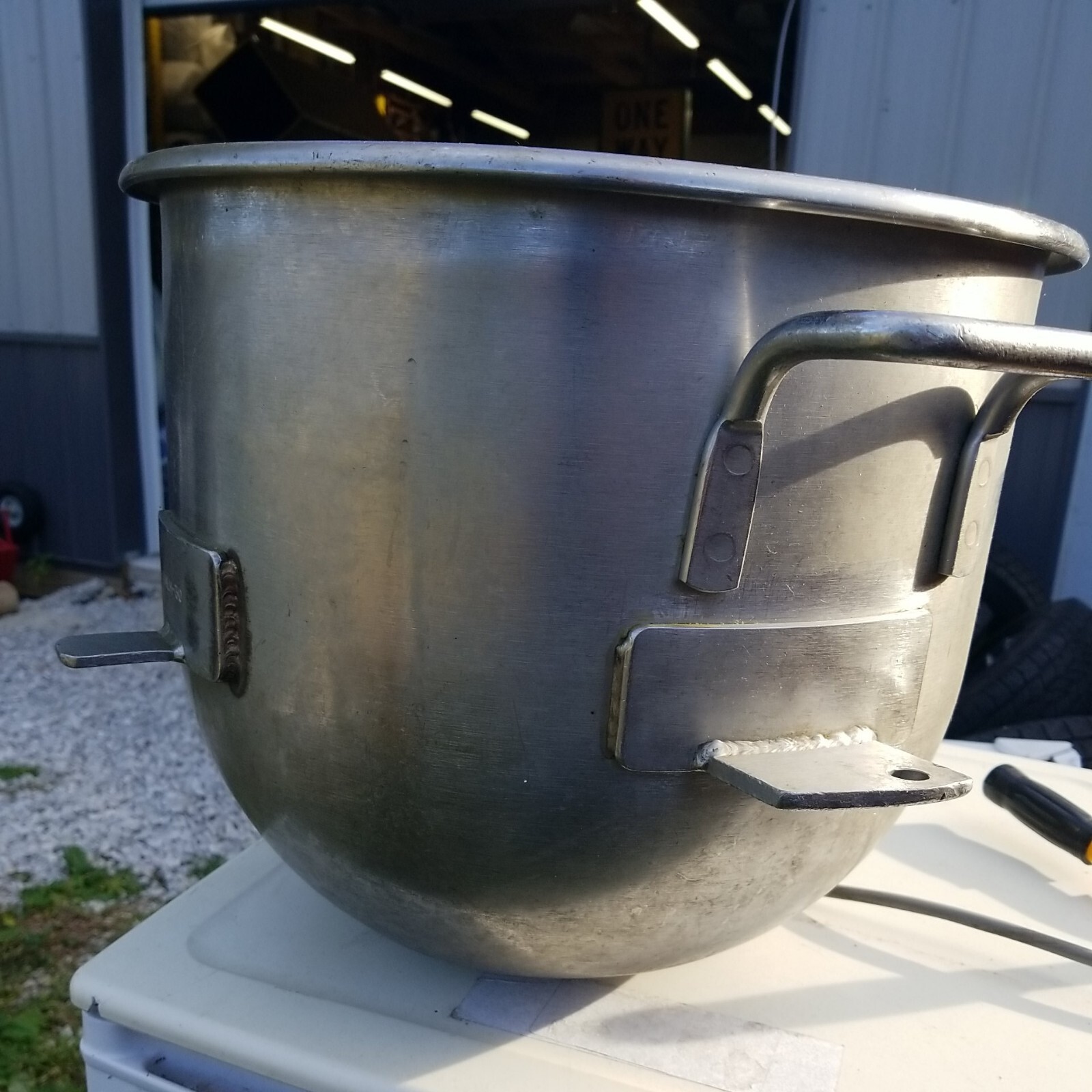 Hobart Mixer OEM 30 Qt SS Bowl, Fits on a Reducer Ring VMLH-30