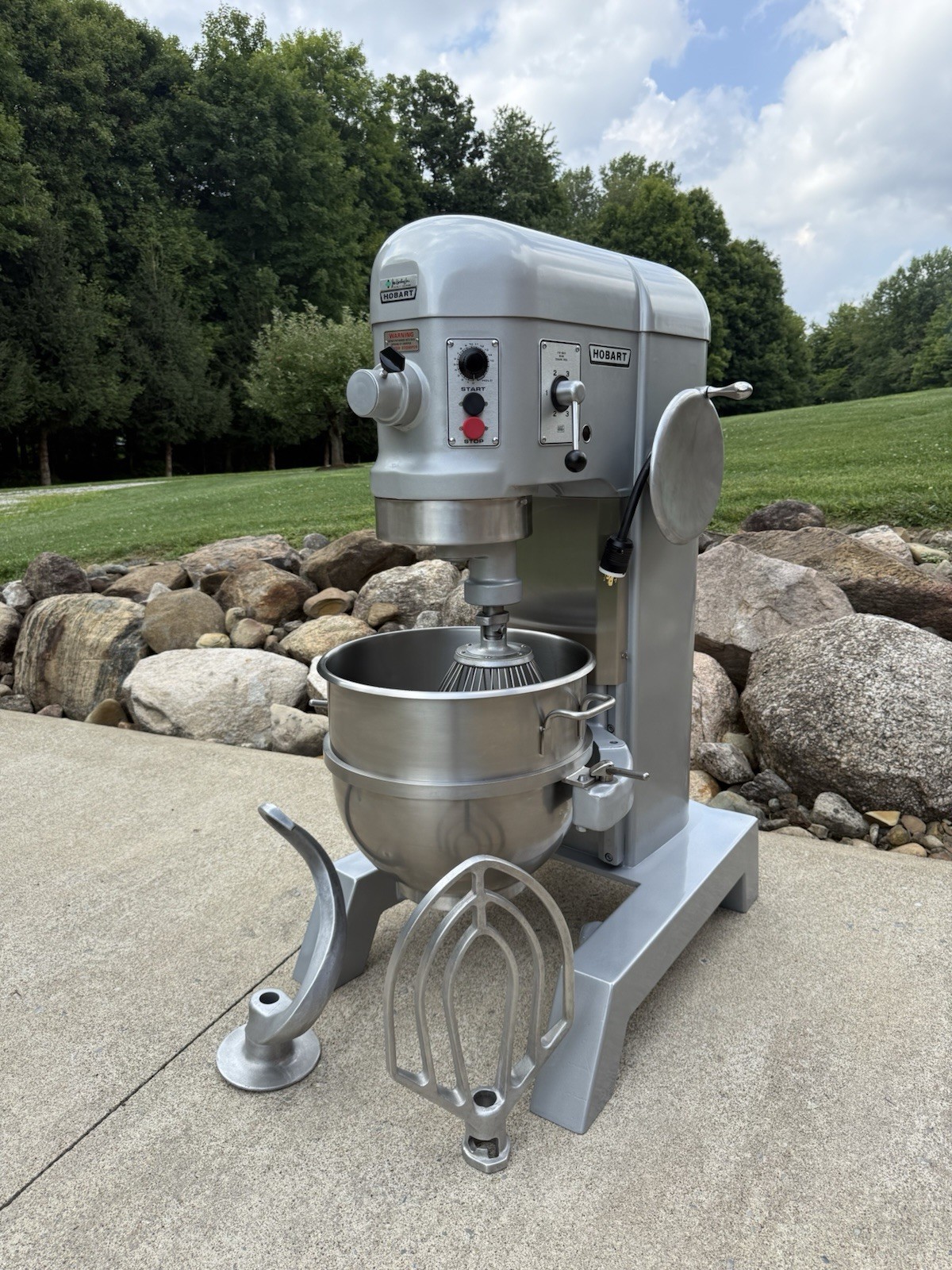 Hobart H-600 60 Qt. Commercial Mixer 200V 3PH w/ Bowl And 3 Attachments