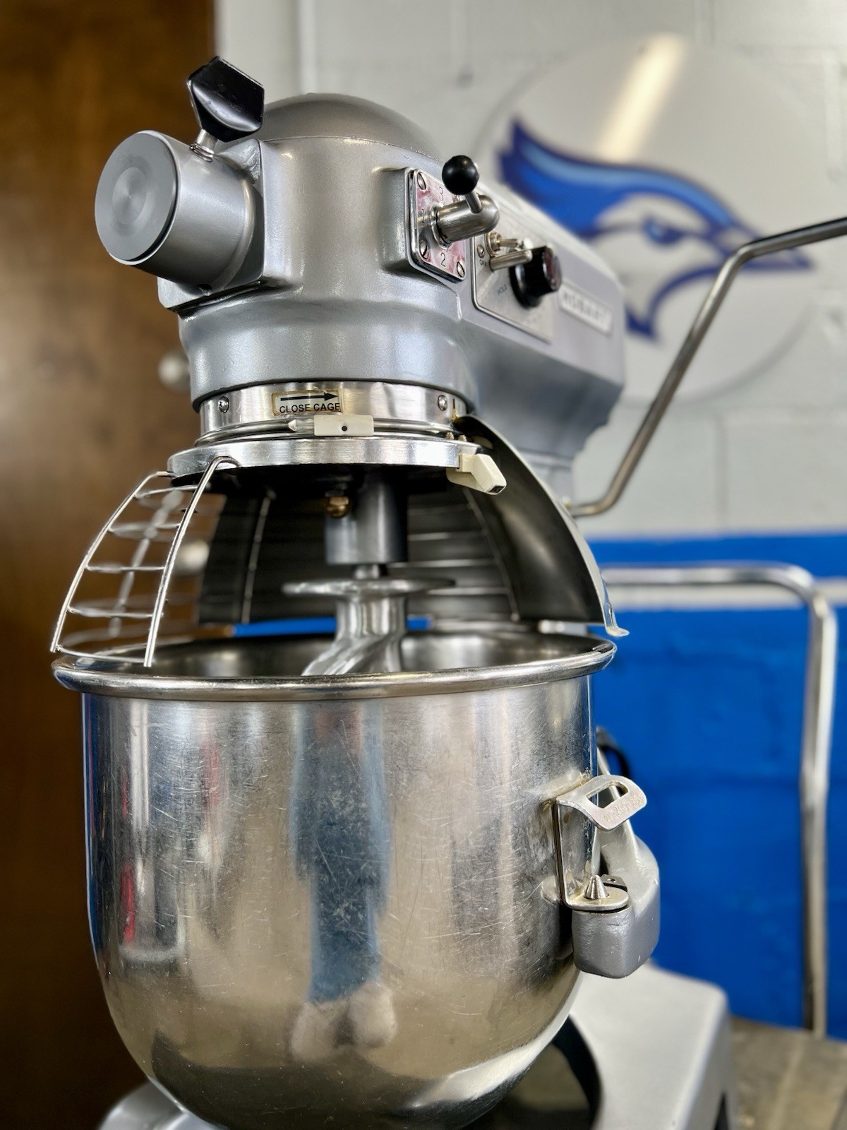 Hobart A200T 20 Quart Qt Mixer With Bowl And 2 Tools
