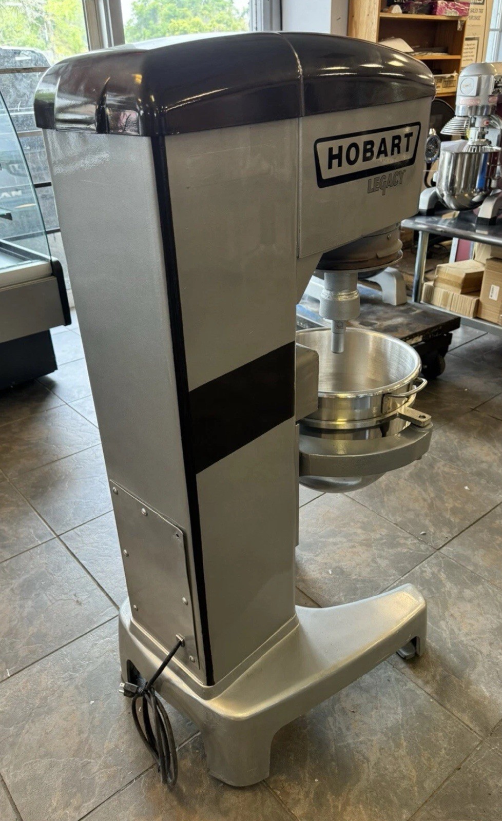 HOBART LEGACY HL300 30 Qt Mixer 3/4 HP 120V Bowl & Whisk Included NICE SHAPE!