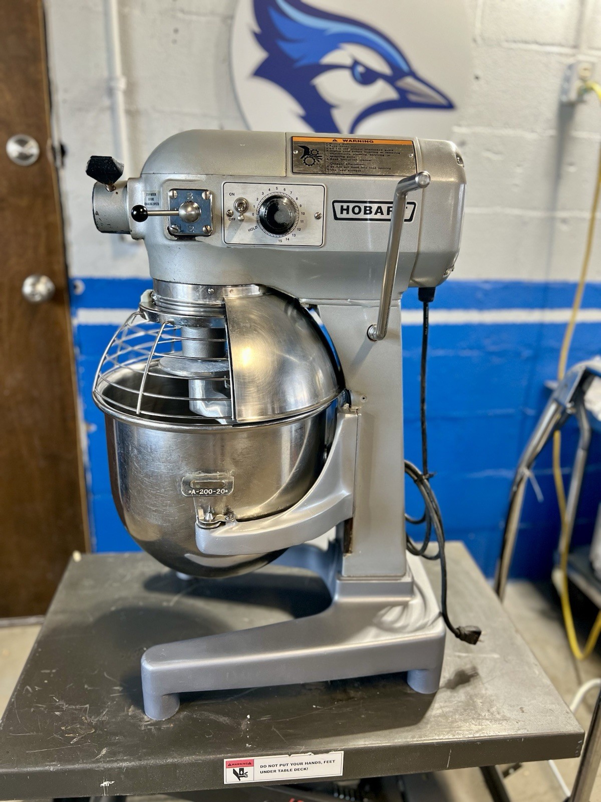 Hobart A200T 20 Quart Qt Mixer With Bowl And 2 Tools
