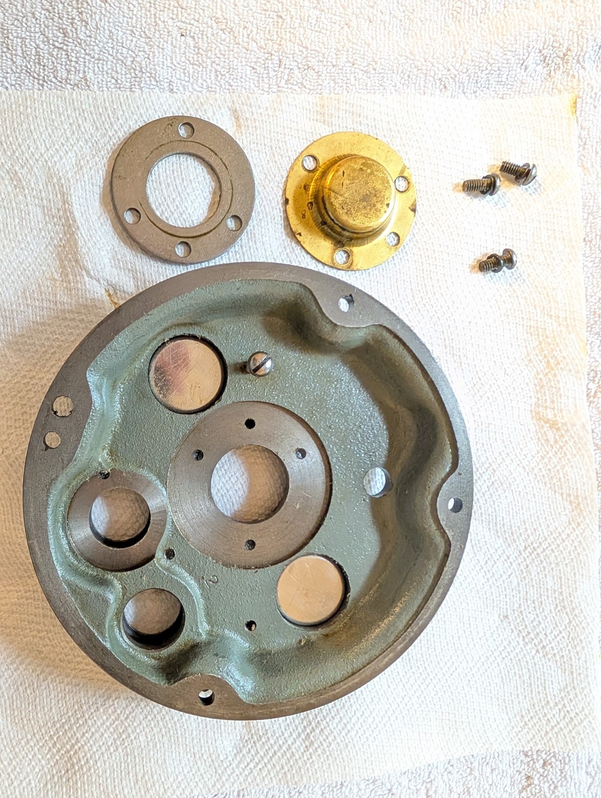 HOBART A200 20 QT MIXER Transmission Bearing Main Shaft Support Top Gear Cover