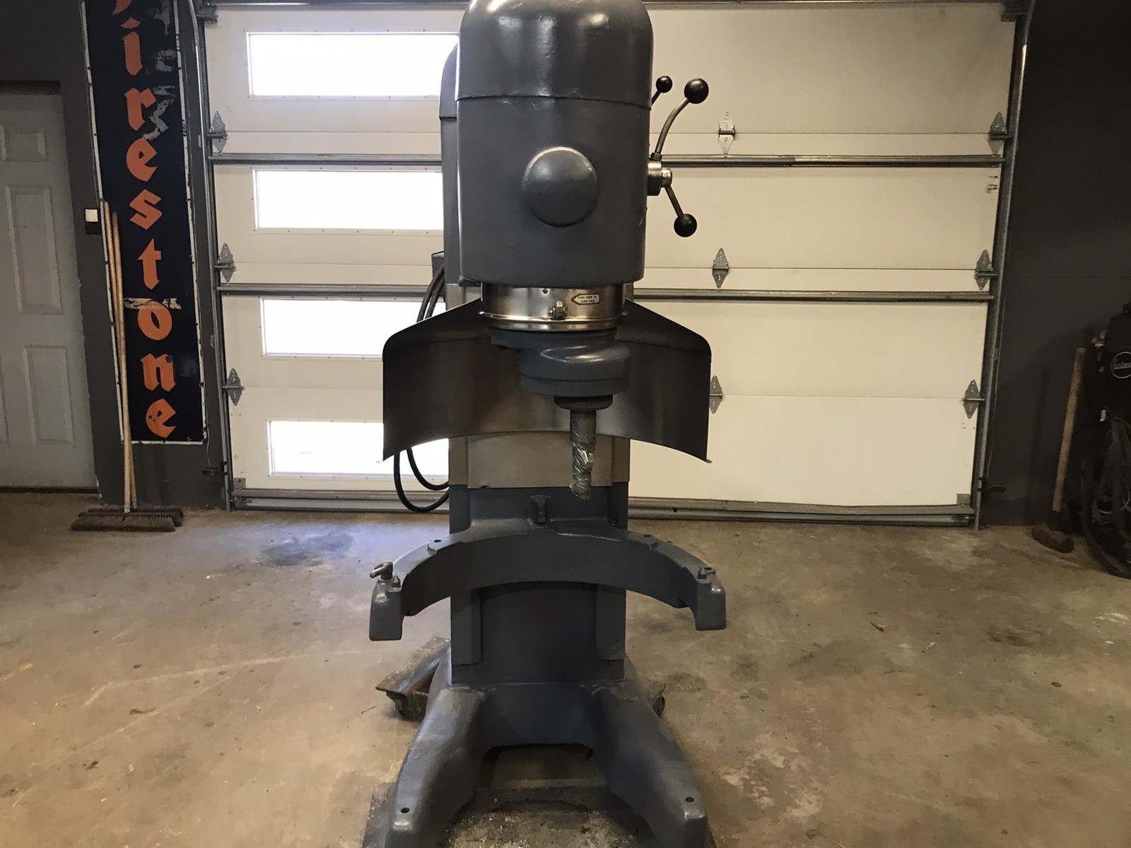 Hobart V1401 140 Qt Bakery Restaurant Dough Mixer With Some Attachments