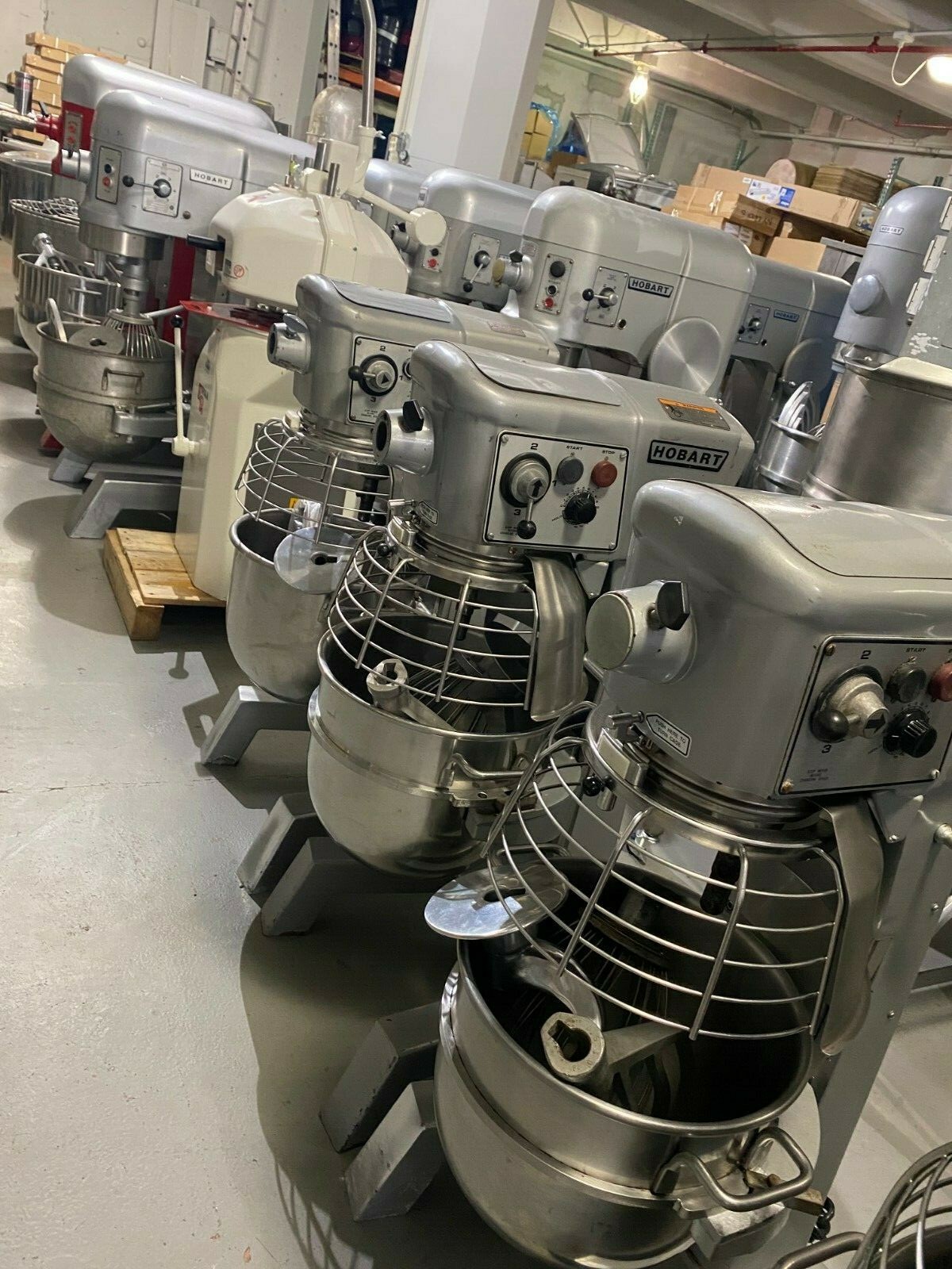 HOBART 30 QUART MIXER WITH GUARD