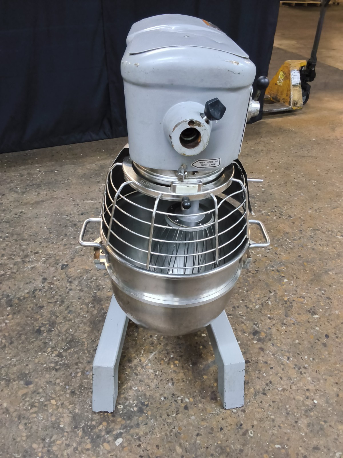 HOBART D300T 30 QT DOUGH BAKERY MIXER WITH GUARD 1 ATTACHMENT