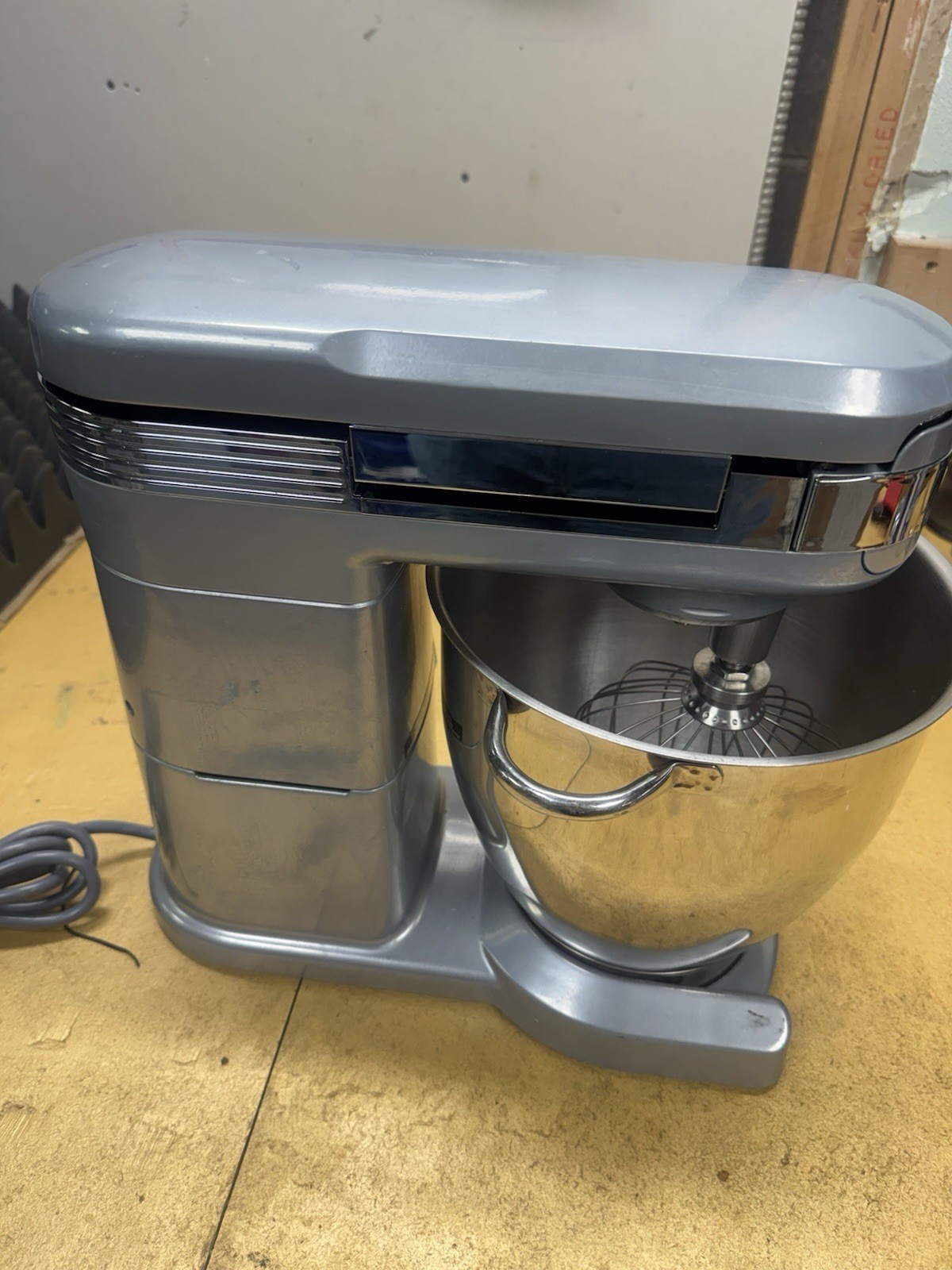 Waring Commercial 7 Quart Heavy Duty Countertop Stand Mixer – Tilt Head – WSM7Q
