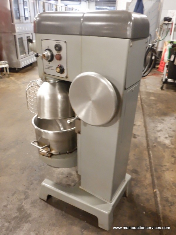 HOBART D340 40 QT DOUGH MIXER WITH BOWL GUARD & 1 HOOK