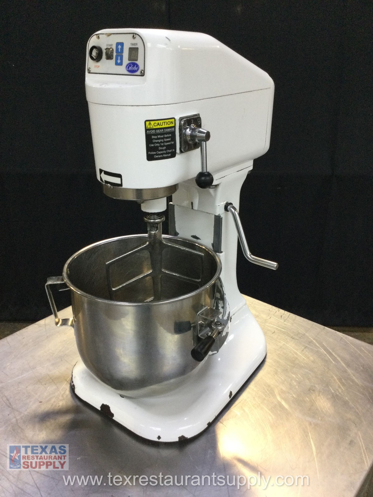 Globe SP8, 8 Qt Countertop Mixer With Bowl 2 Attachment