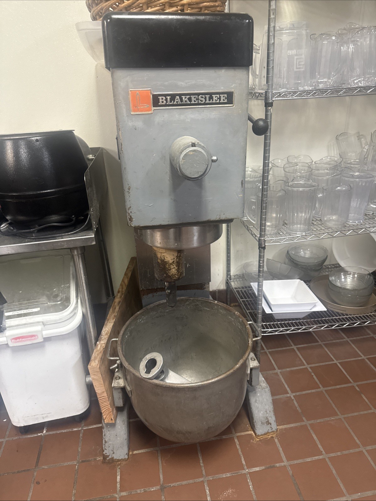 Blakeslee (DD-60) 60 Quart 4 Speed Heavy-Duty Industrial Bakery Dough Food Mixer
