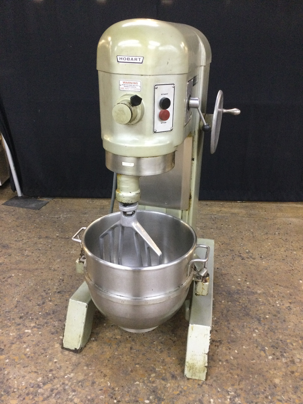 Hobart H-600, 60qt Dough Mixer With Bowl 1 Attachment