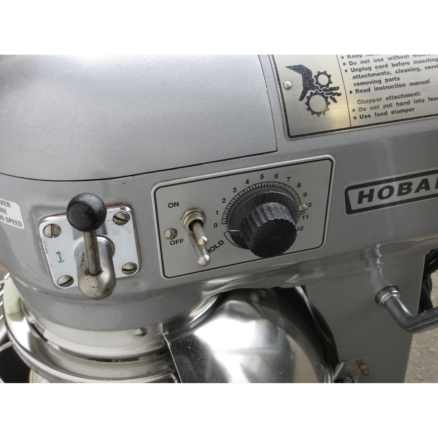 Hobart A200T 20 Qt Mixer, Bowl And 2 Attachments Included