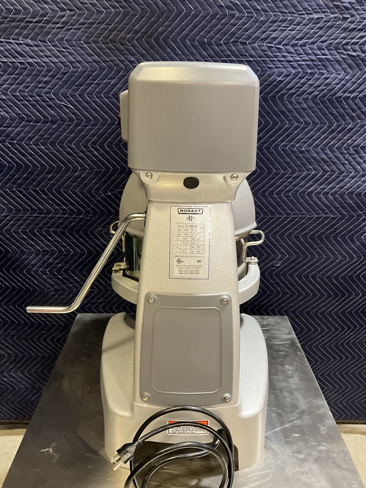 Hobart Legacy 20 Qt Countertop Planetary Mixer w/ paddle and whip HL200-1STD
