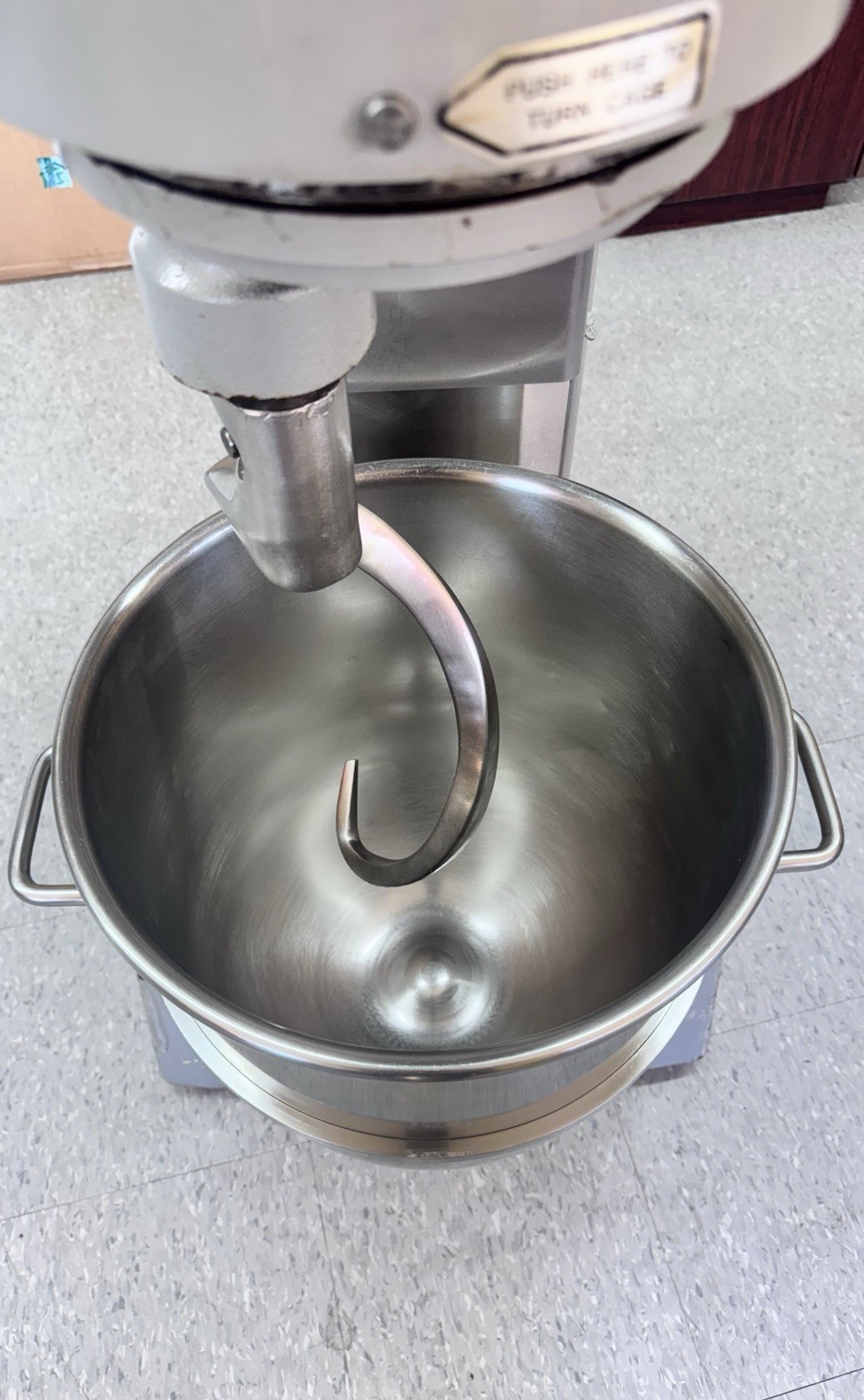 Hobart D340 40 Qt Mixer With 40 Qt SS Bowl & Heavy Duty SS Hook 1.5 HP 3 PH 208V