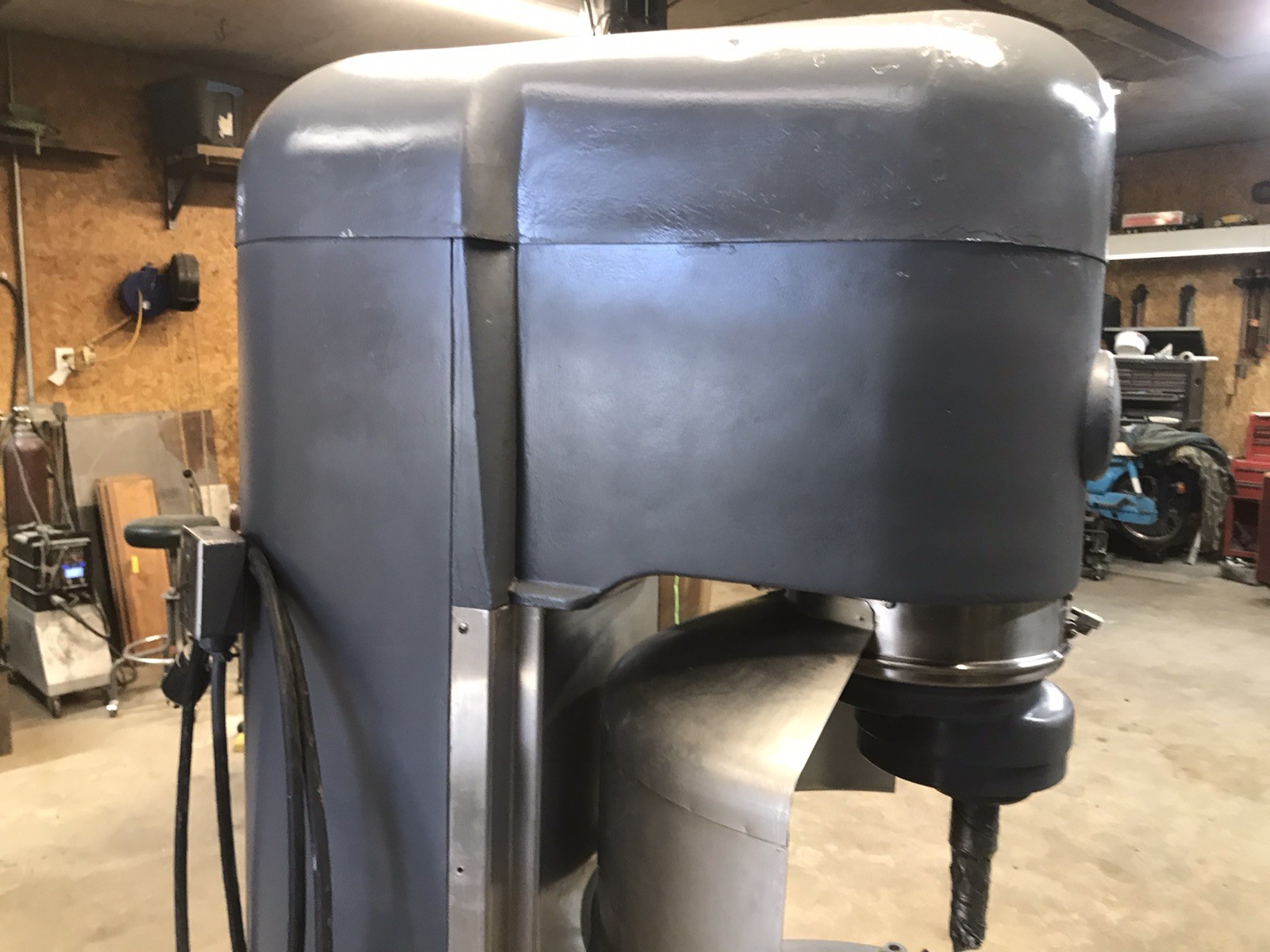 Hobart V1401 140 Qt Bakery Restaurant Dough Mixer With Some Attachments
