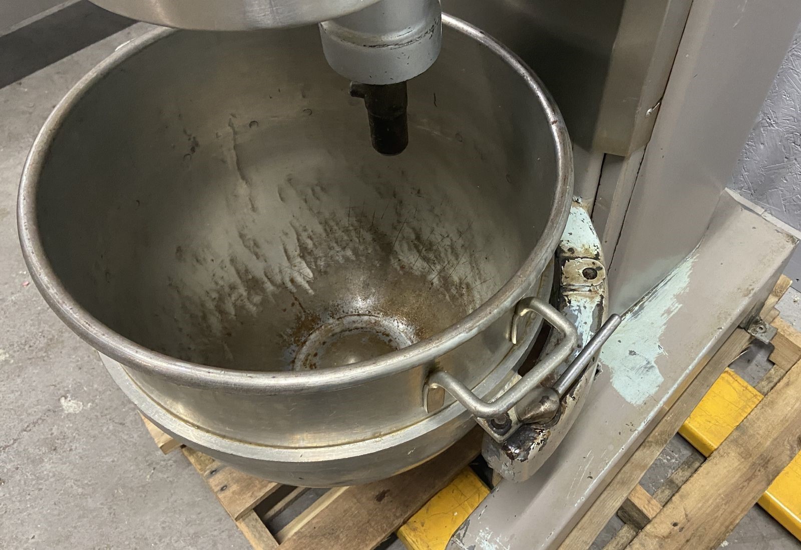 Hobart H-600 60 Qt. Commercial Mixer 440V 3PH w/ Bowl H600 Manual Lift