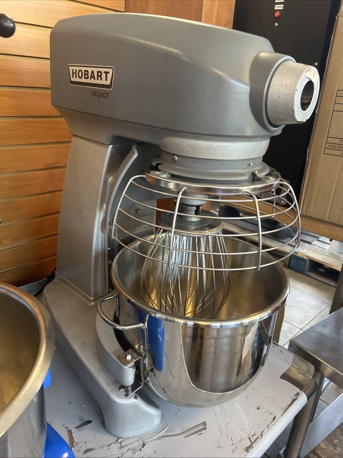 Hobart HL200 Legacy 20-Quart 3-Speed All-Purpose Commercial Mixer With Whip 200V