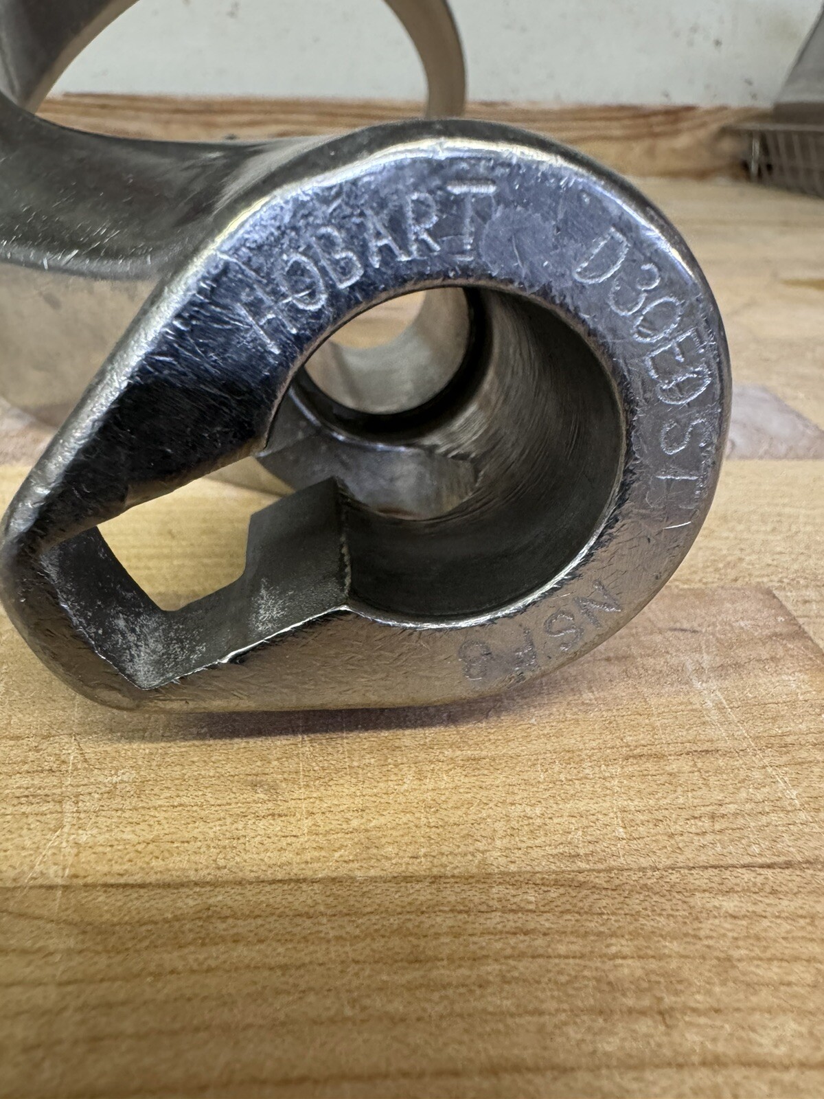 Hobart D340 40 Qt Mixer With 40 Qt SS Bowl & Heavy Duty SS Hook 1.5 HP 3 PH 208V