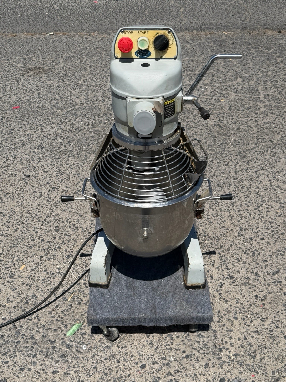 Globe SP20 | 20Qt Commercial Planetary Mixer – Includes Bowl & Hook Attachment