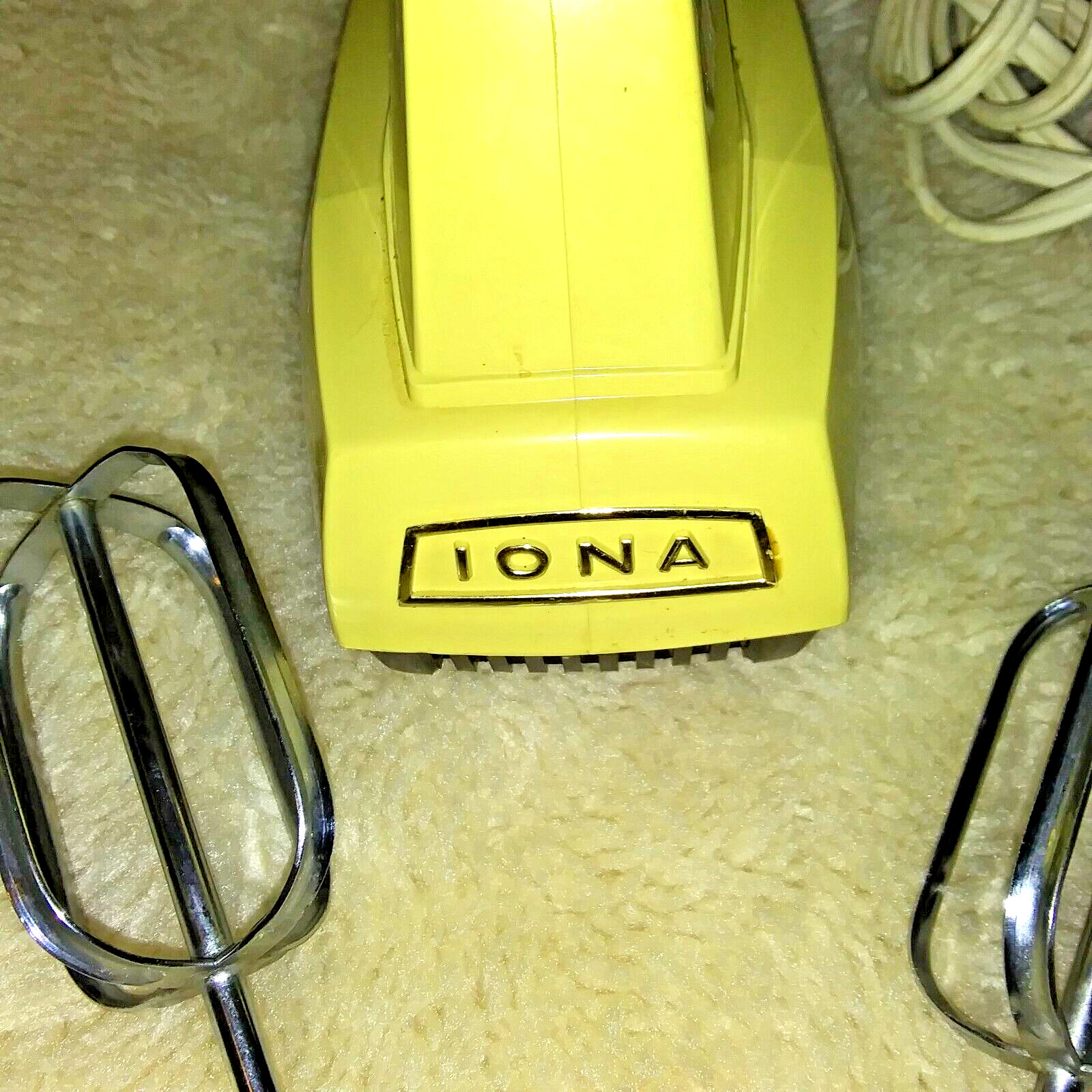 iona R-12 Hand Held Electric Mixer
